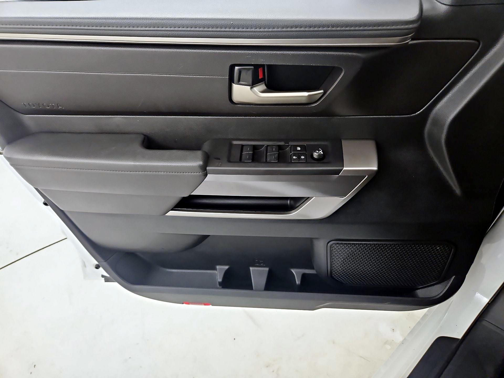 Thumbnail: 2022 Toyota Tundra - 12