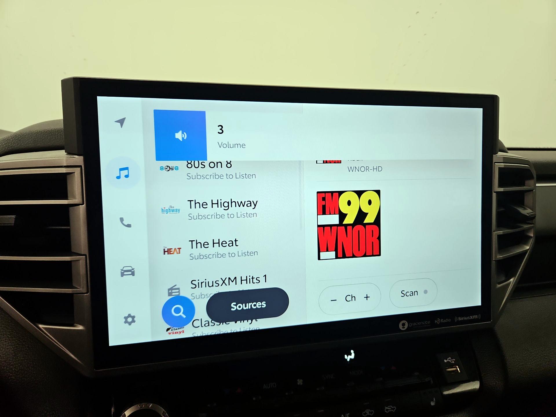 Thumbnail: 2022 Toyota Tundra - 15