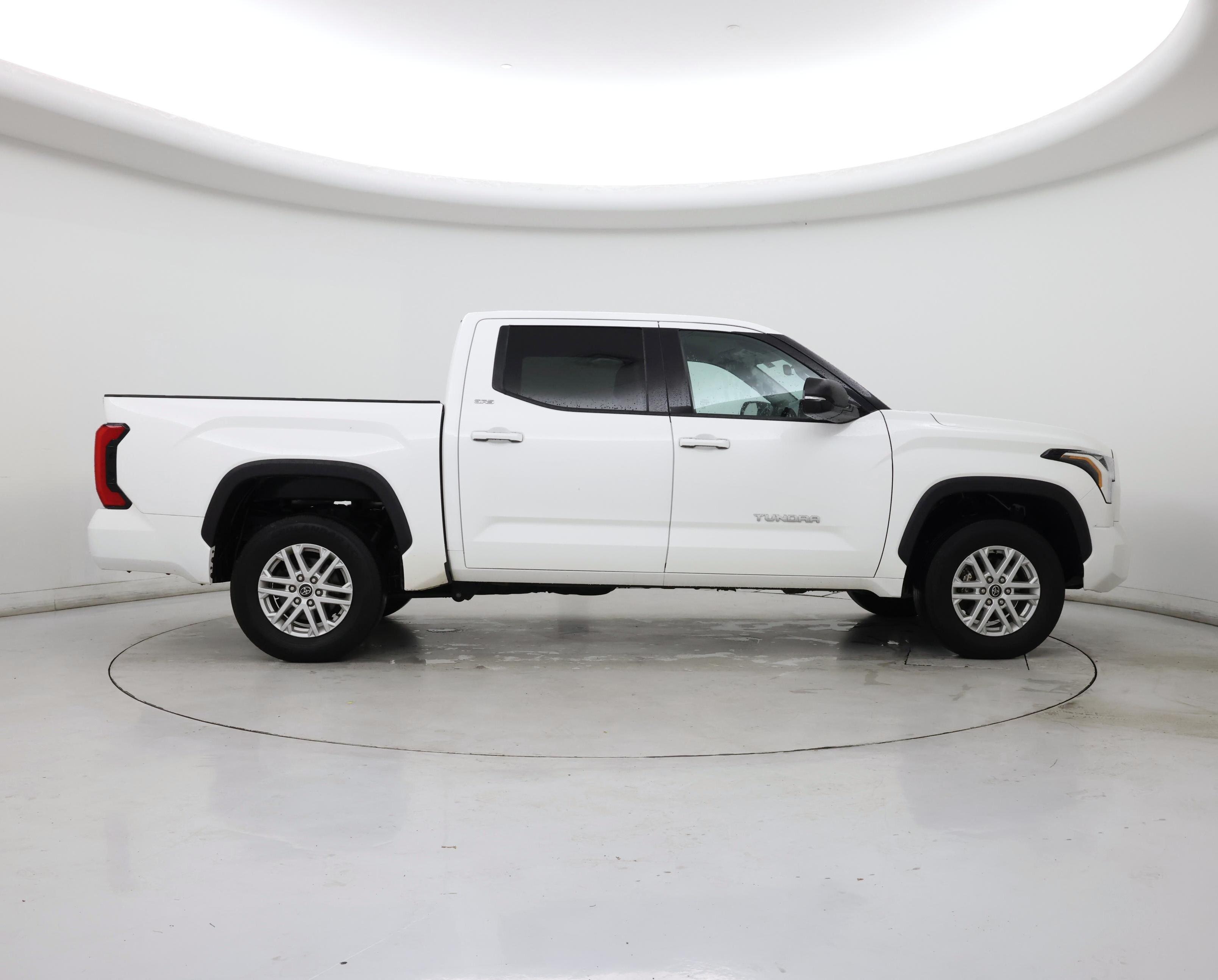 Thumbnail: 2022 Toyota Tundra - 7