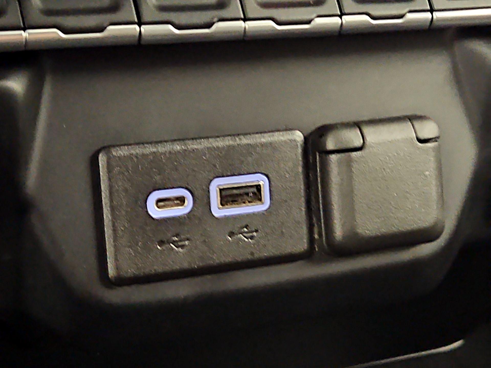 Thumbnail: 2021 GMC Sierra 2500 - 18