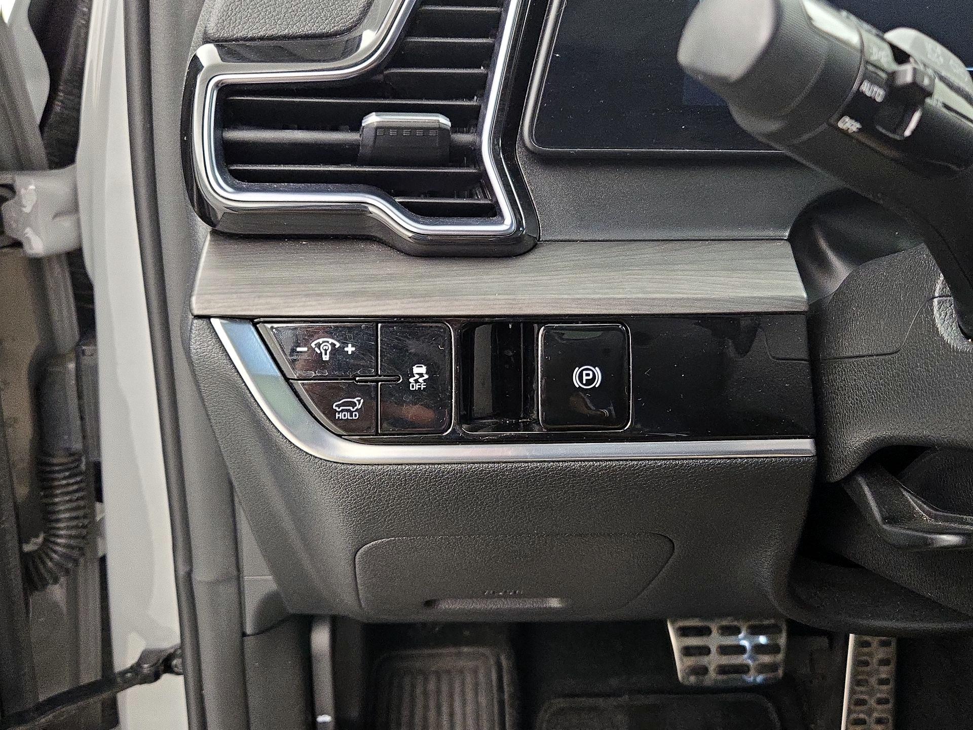 Thumbnail: 2023 Kia Sportage - 13