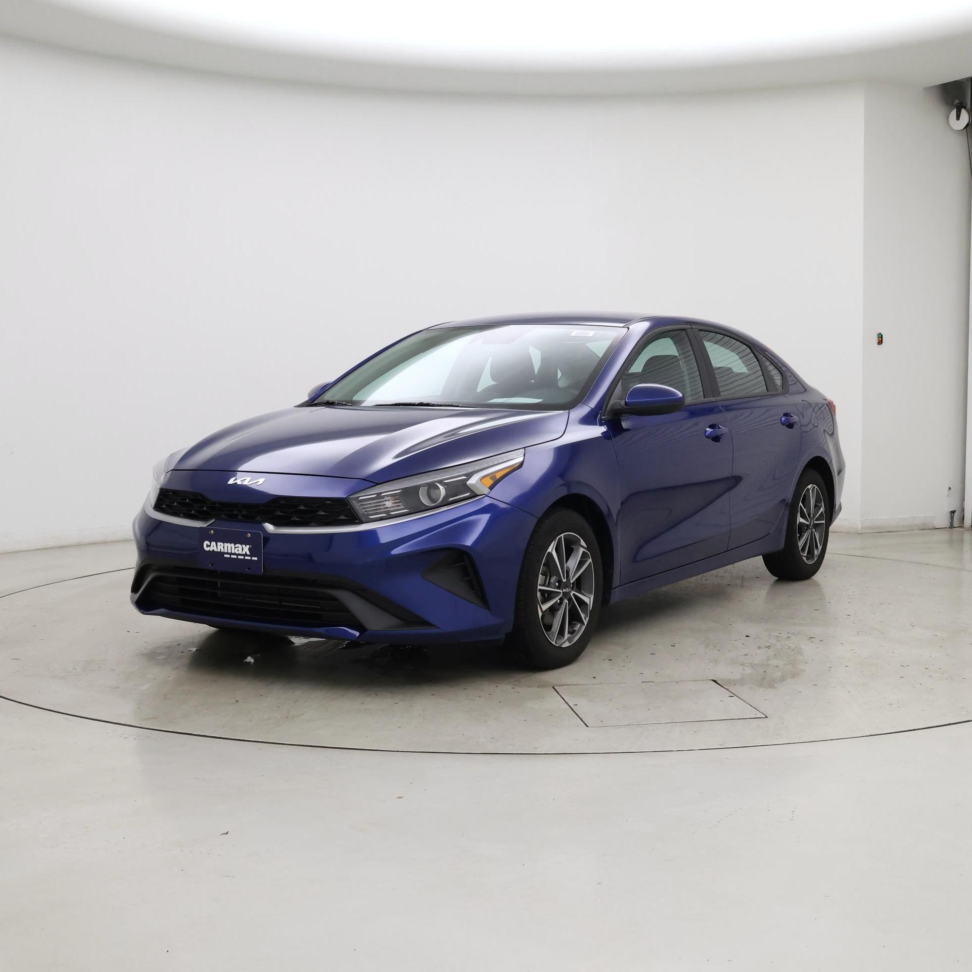 Thumbnail: 2023 Kia Forte - 4