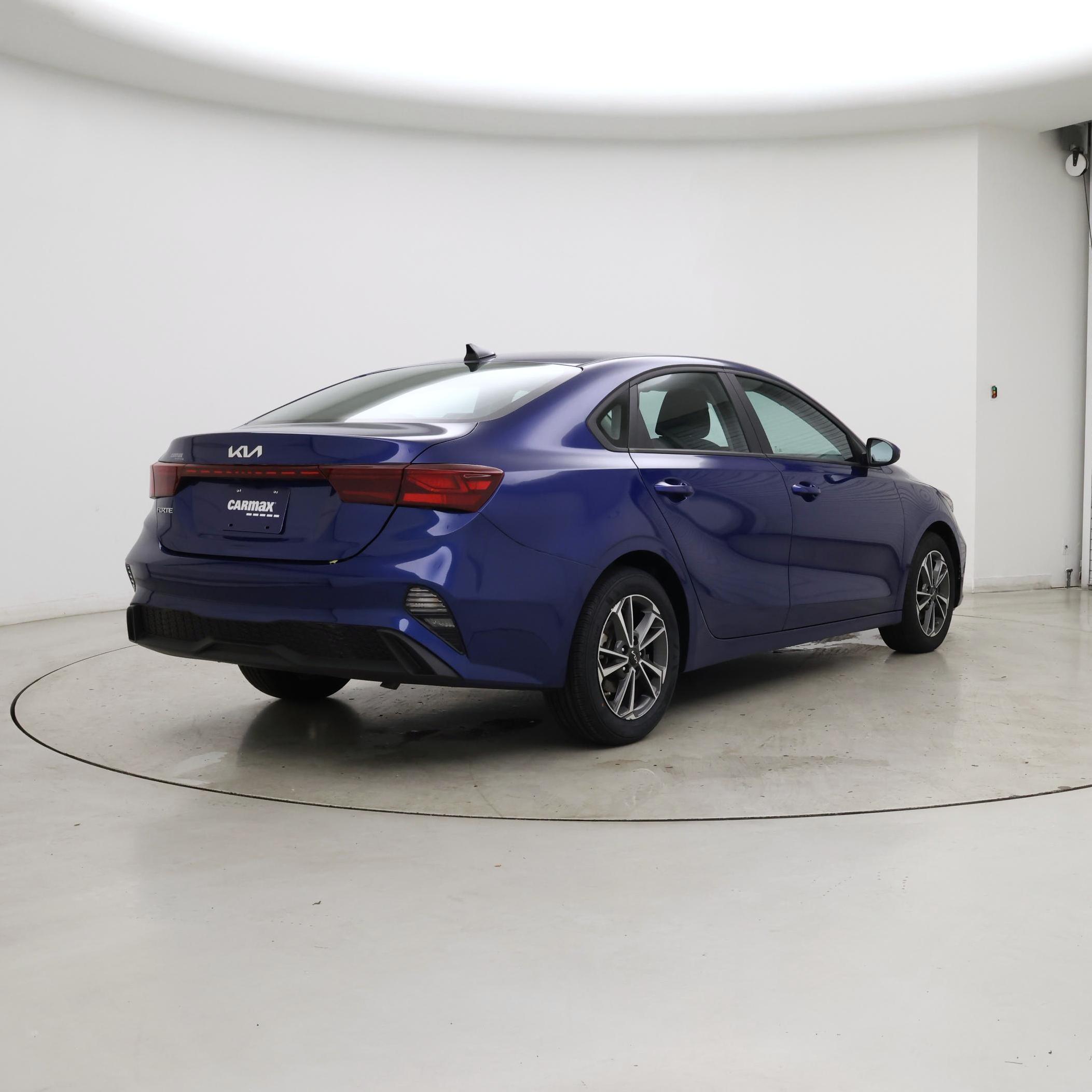 Thumbnail: 2023 Kia Forte - 8
