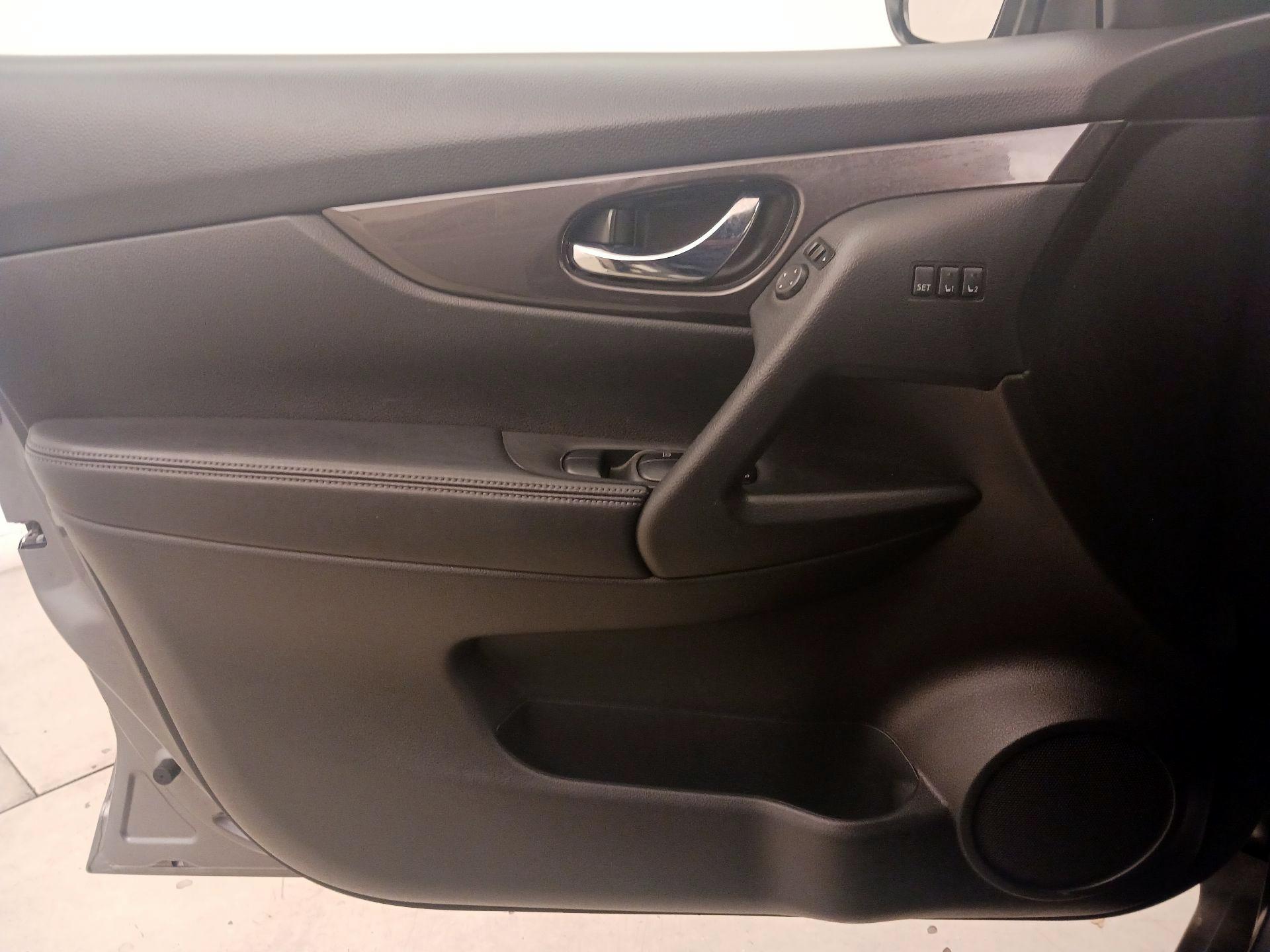 Thumbnail: 2019 Nissan Rogue - 12