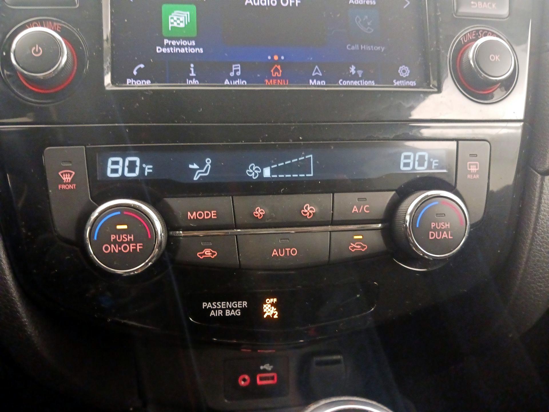 Thumbnail: 2019 Nissan Rogue - 17