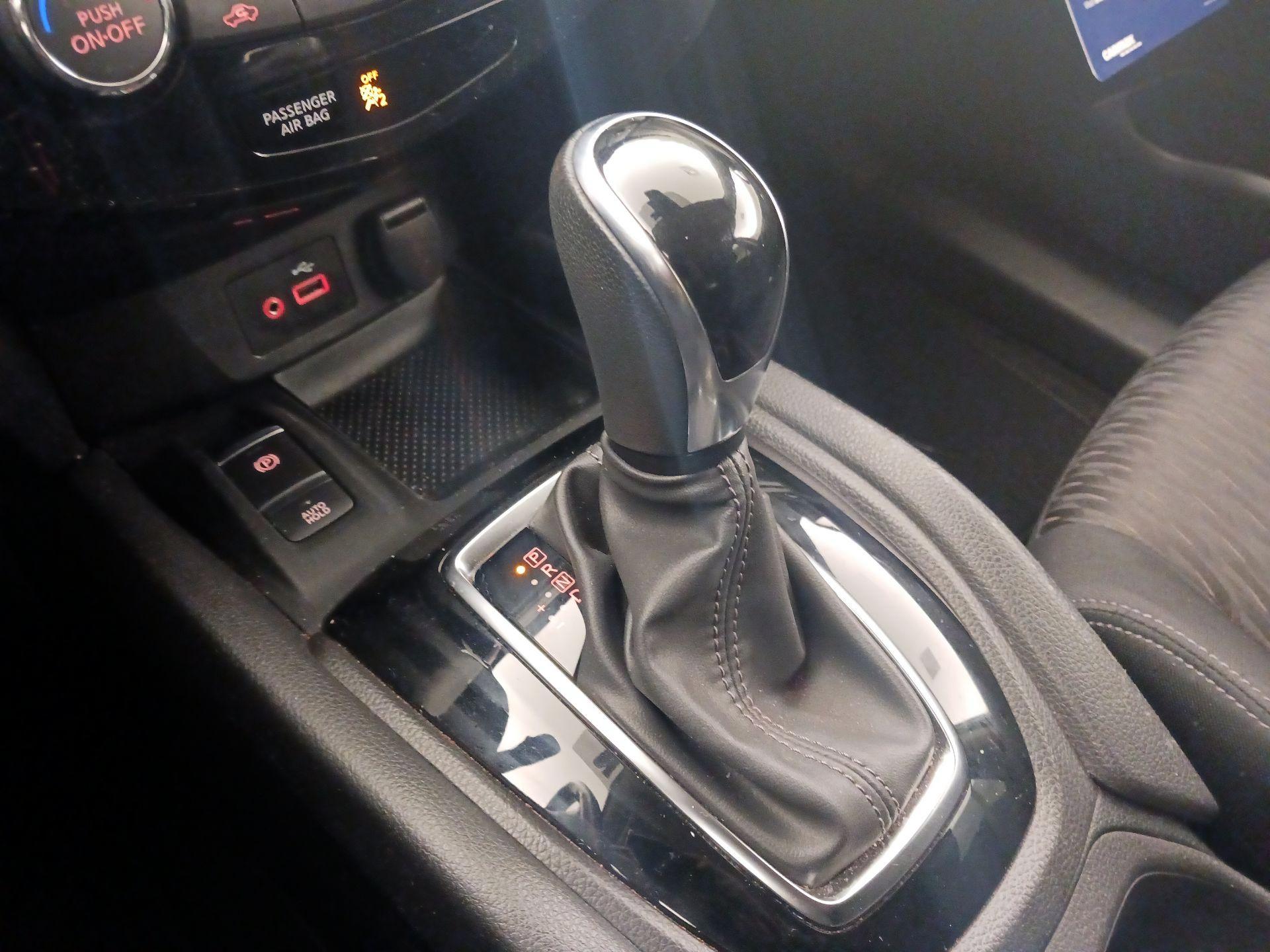 Thumbnail: 2019 Nissan Rogue - 18