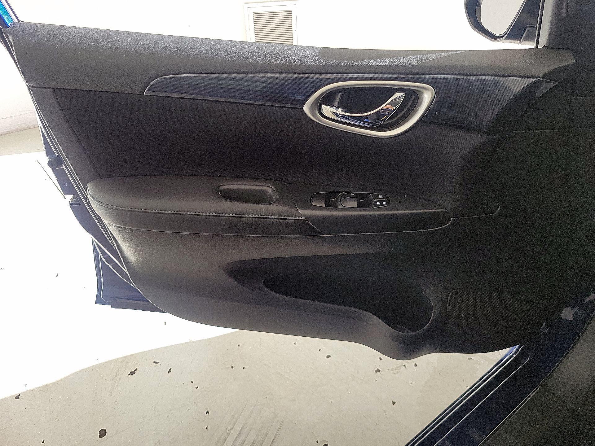 Thumbnail: 2017 Nissan Sentra - 12