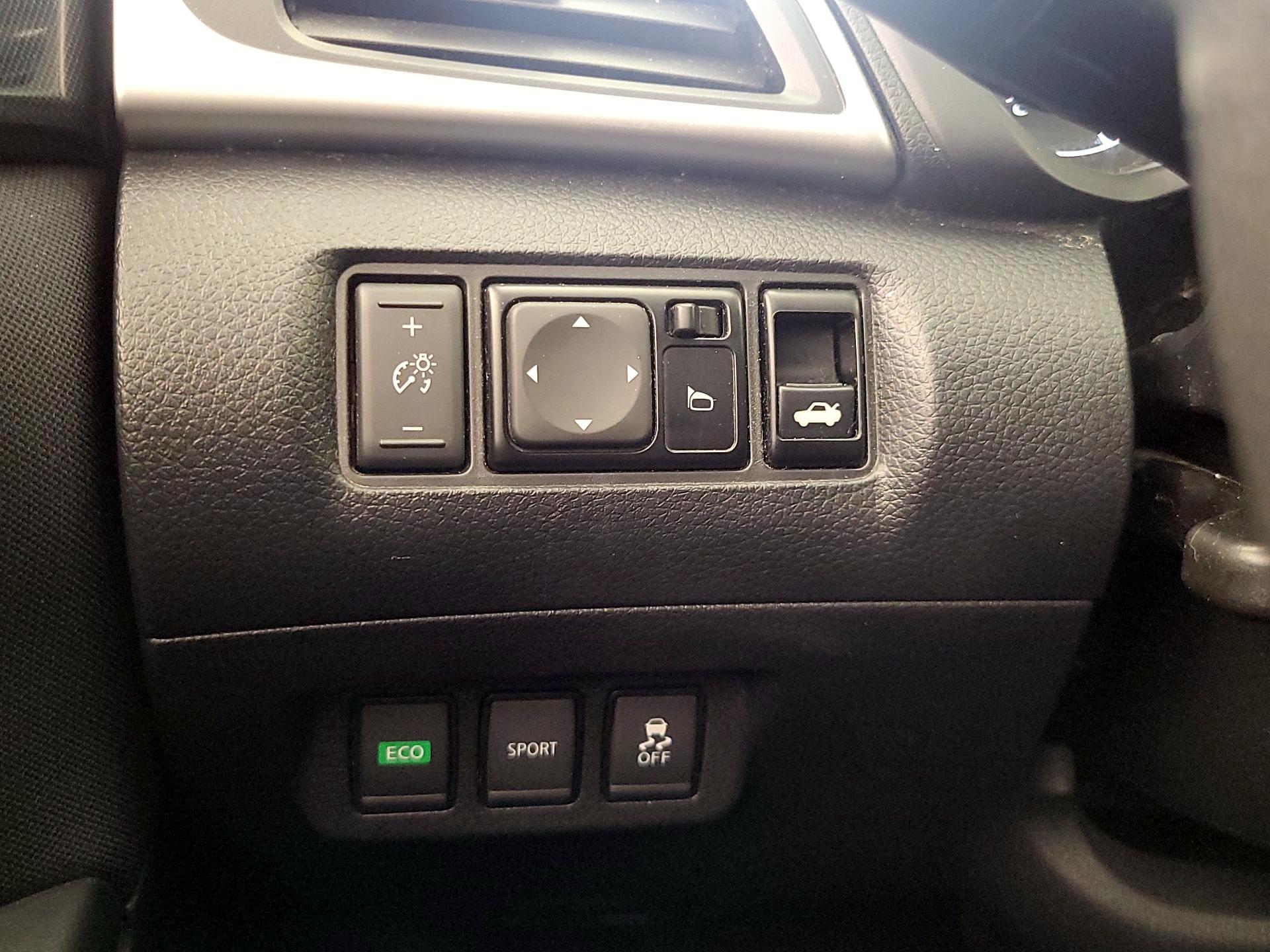 Thumbnail: 2017 Nissan Sentra - 13