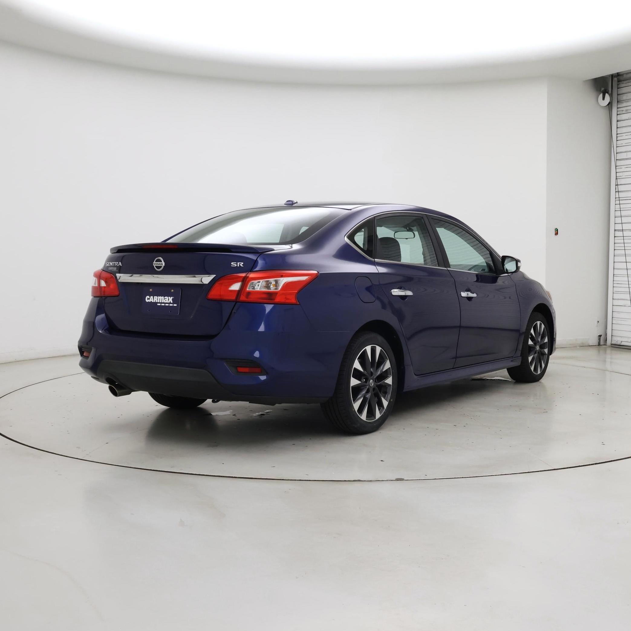 Thumbnail: 2017 Nissan Sentra - 8