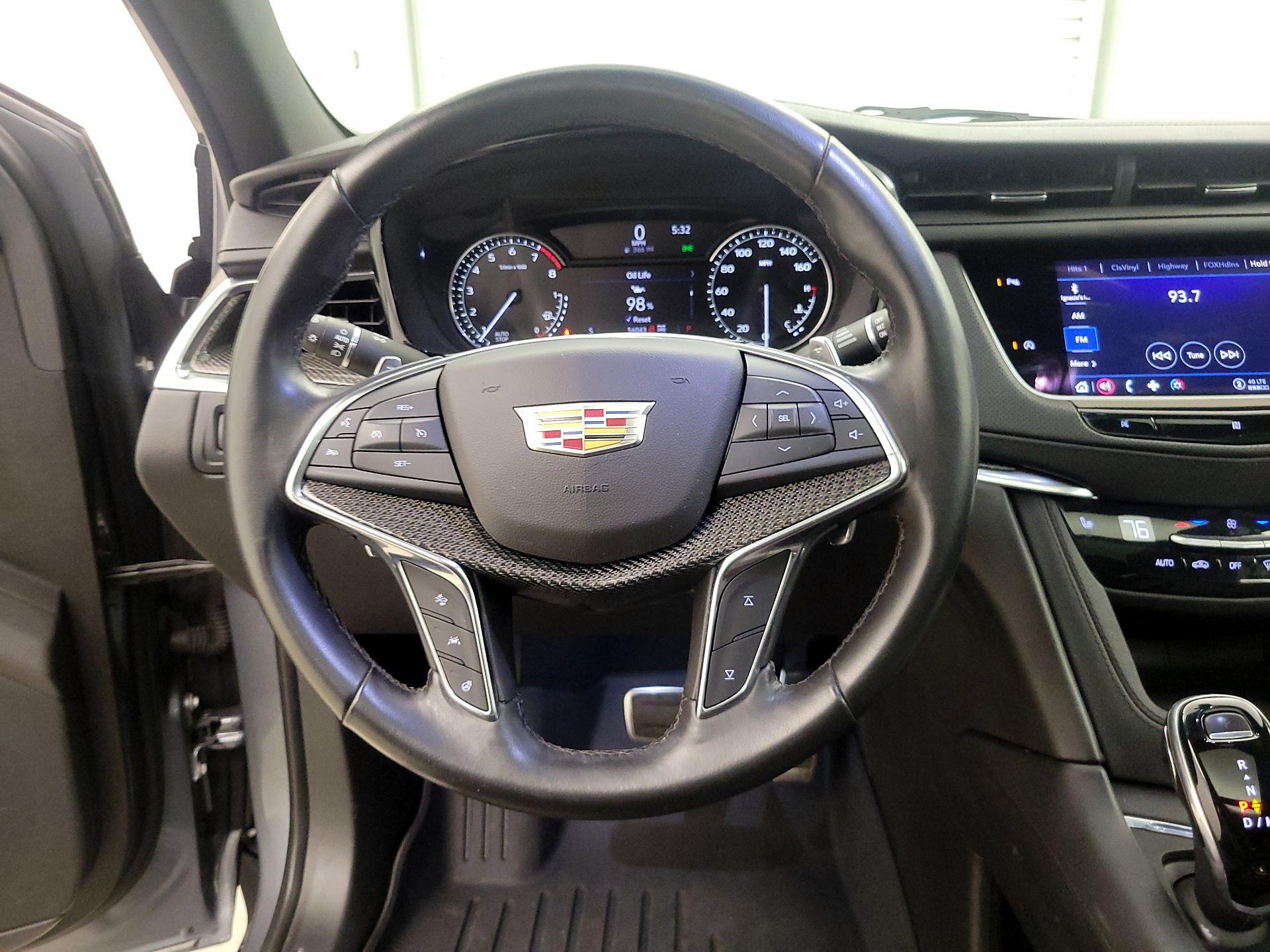 Thumbnail: 2021 Cadillac XT5 - 10