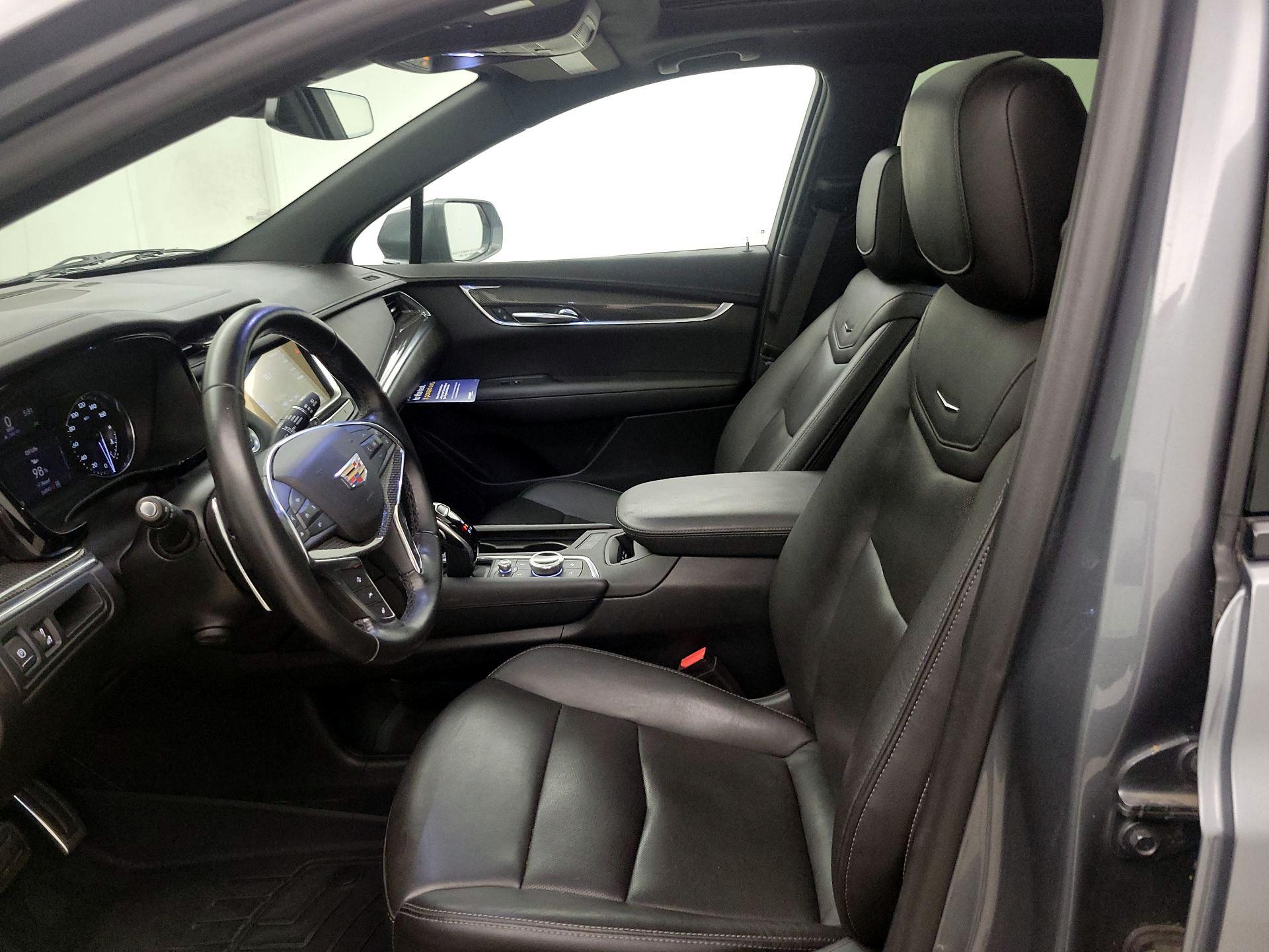 Thumbnail: 2021 Cadillac XT5 - 11