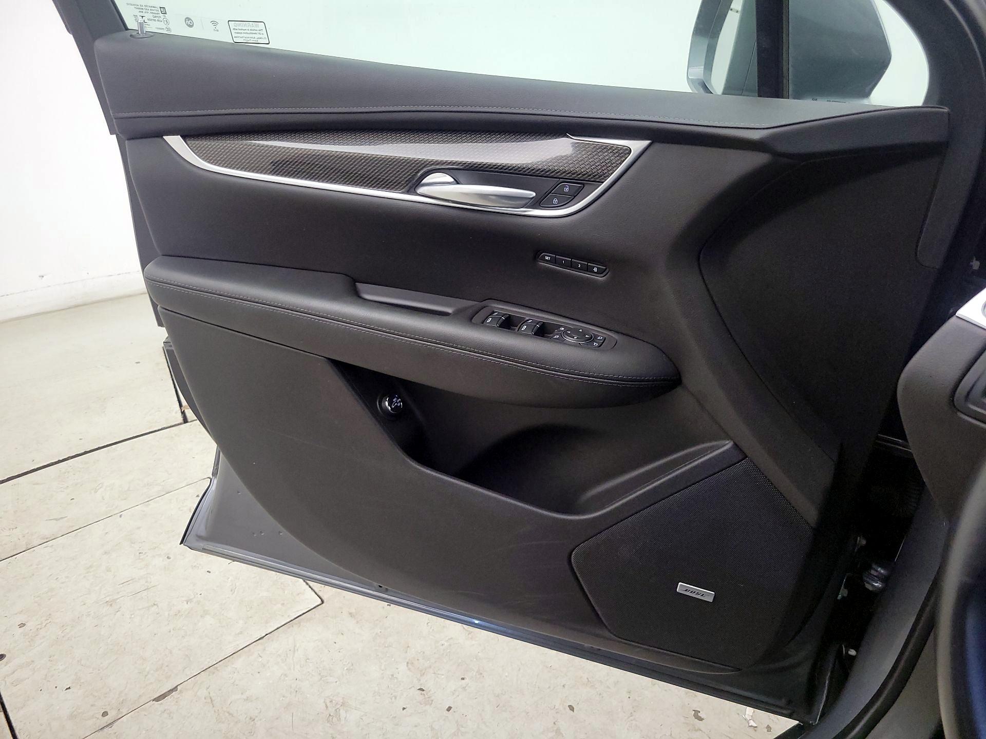 Thumbnail: 2021 Cadillac XT5 - 12