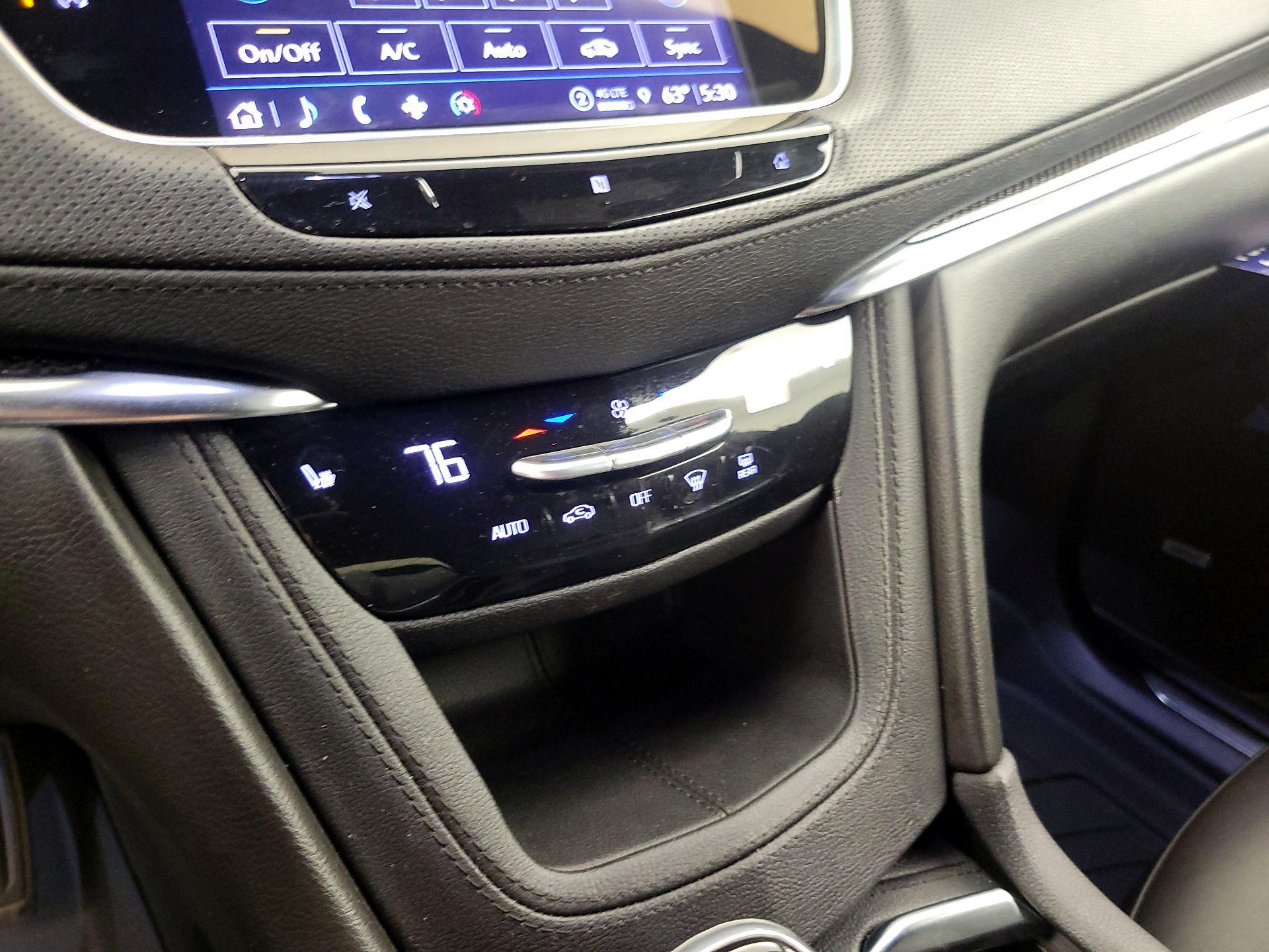 Thumbnail: 2021 Cadillac XT5 - 16