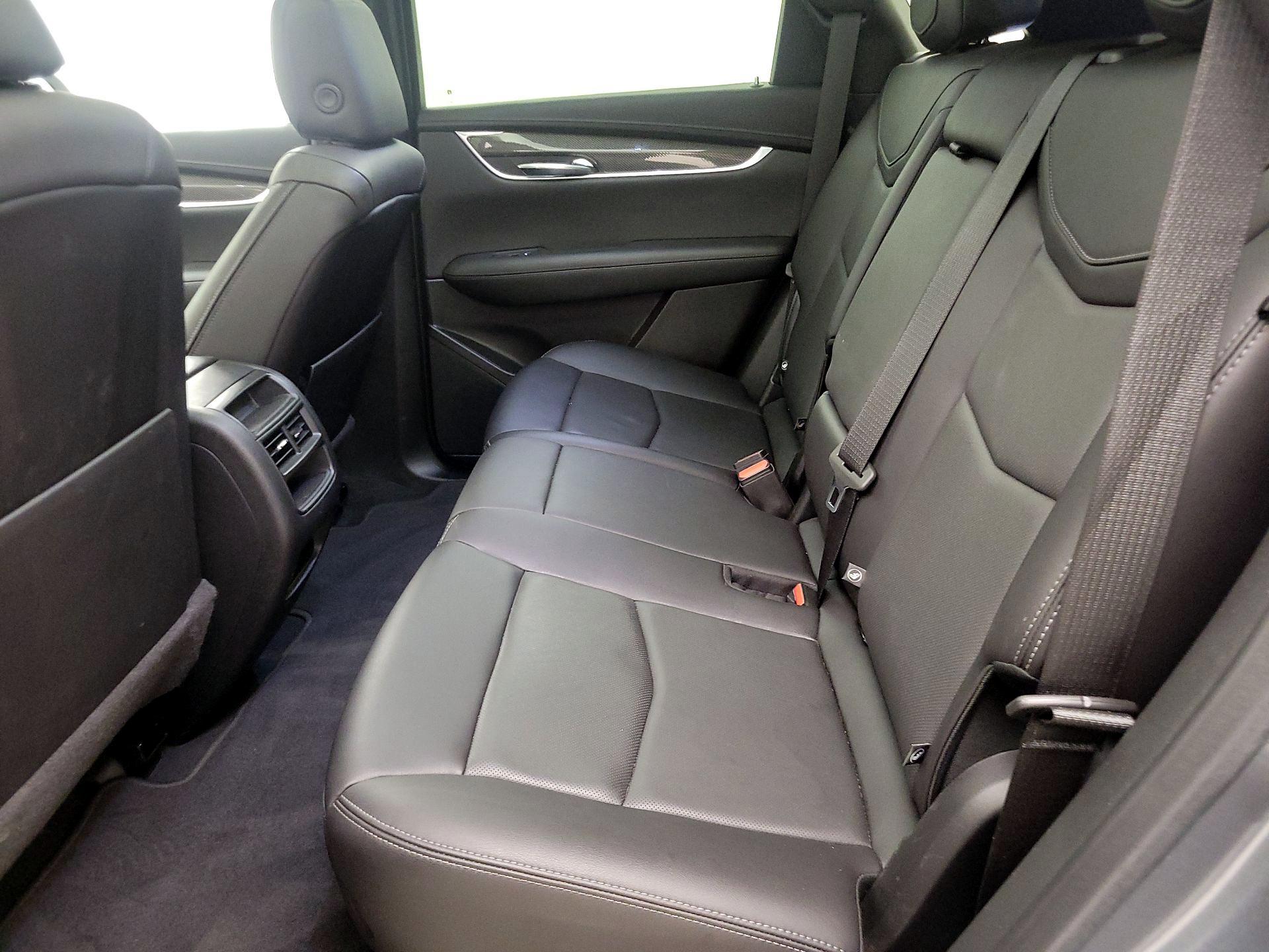Thumbnail: 2021 Cadillac XT5 - 20