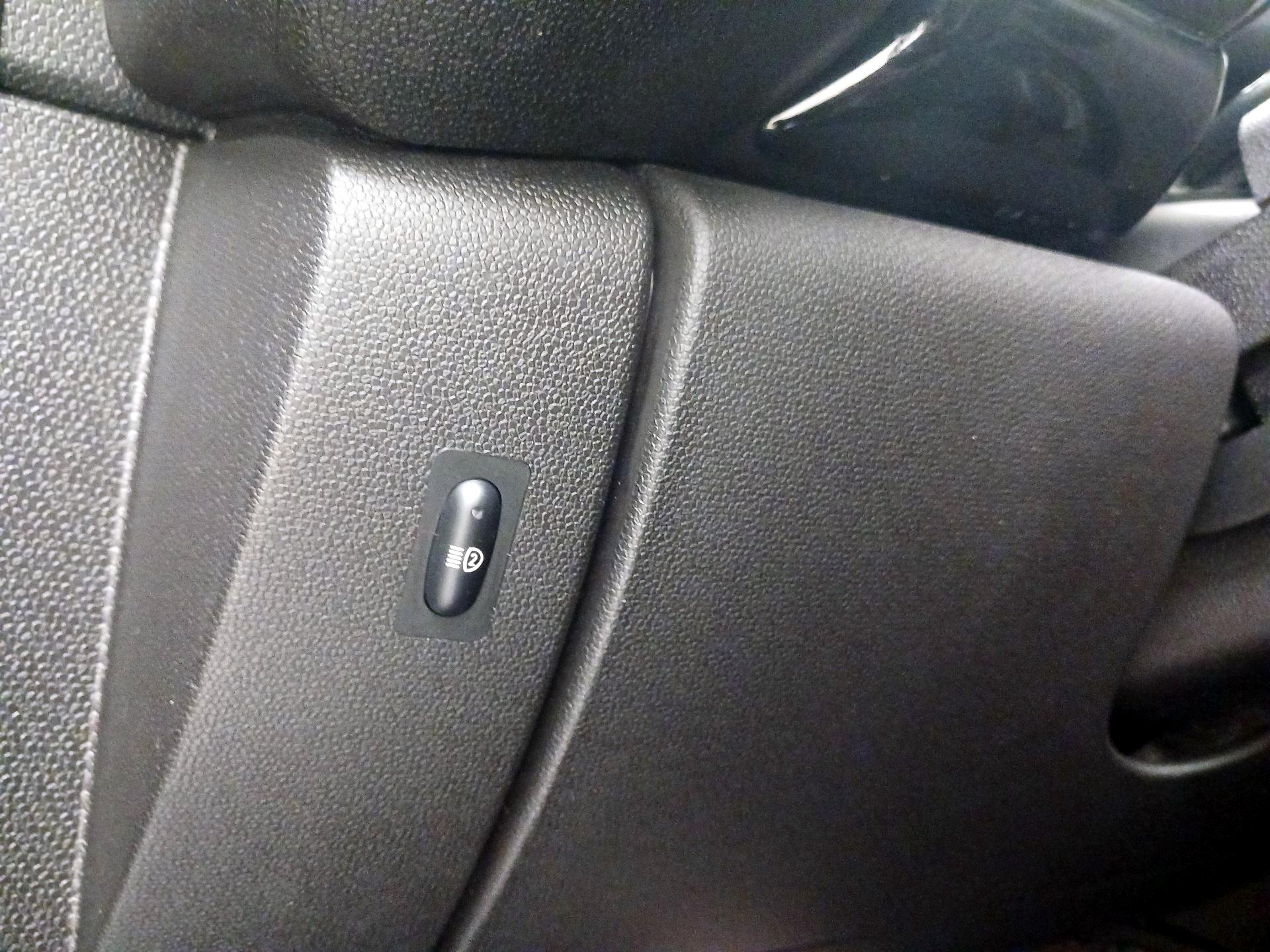 Thumbnail: 2016 MINI Cooper Countryman - 13