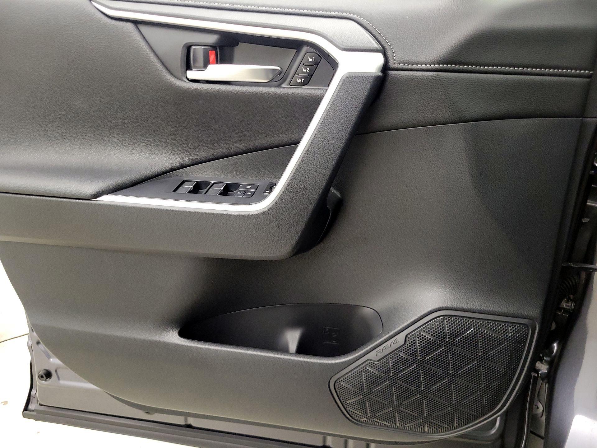 Thumbnail: 2023 Toyota RAV4 - 12