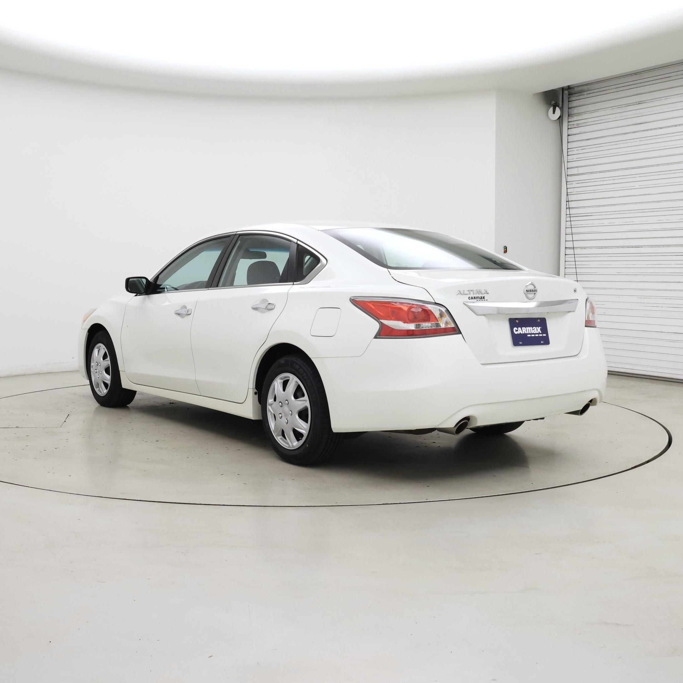 Thumbnail: 2015 Nissan Altima - 2