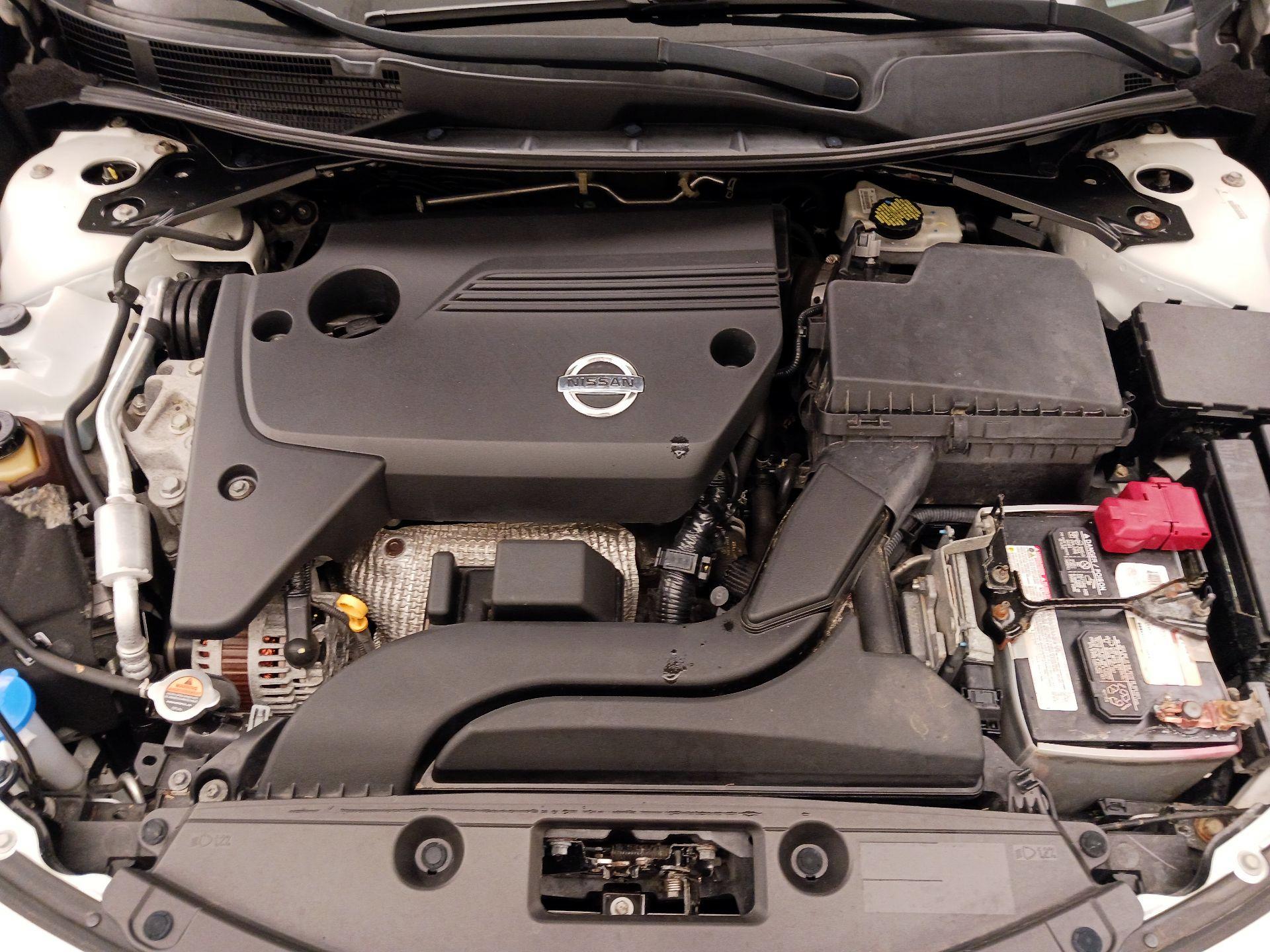 Thumbnail: 2015 Nissan Altima - 20