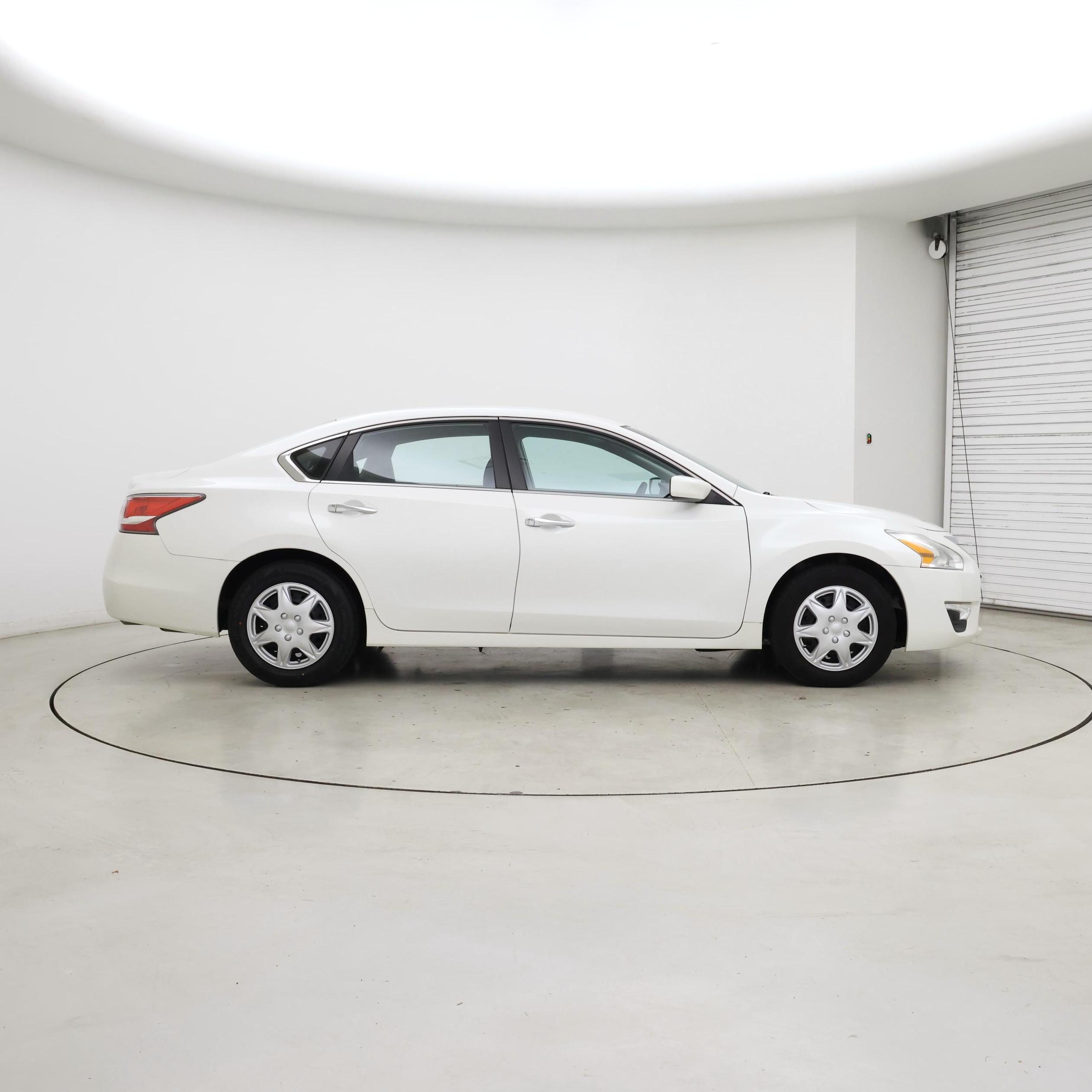 Thumbnail: 2015 Nissan Altima - 7