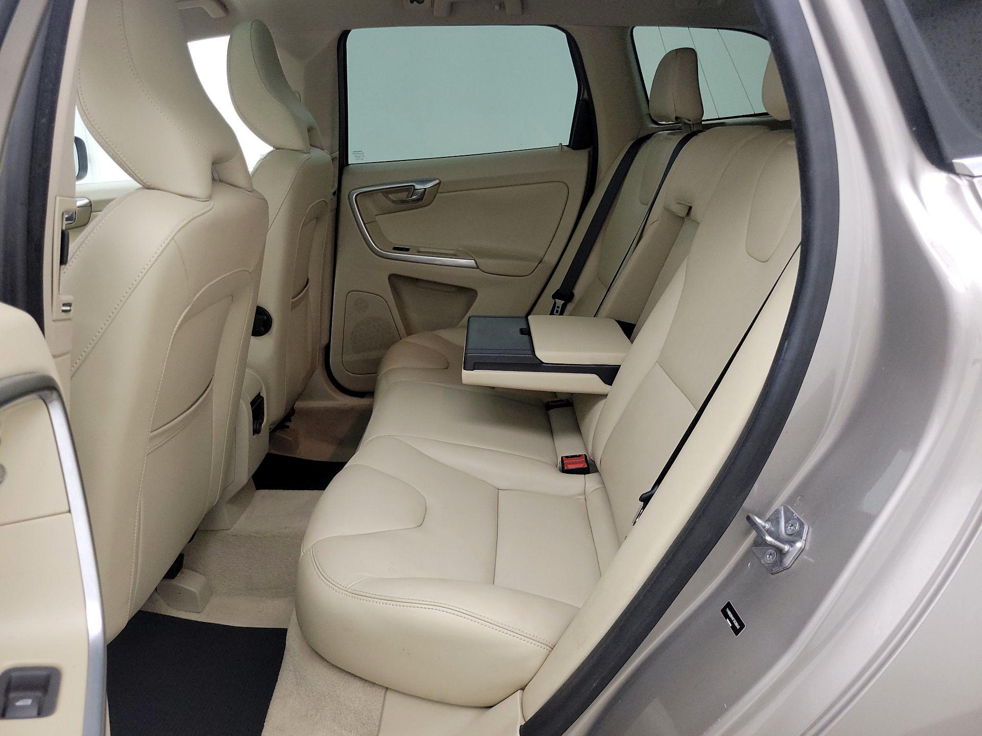 Thumbnail: 2015 Volvo XC60 - 20