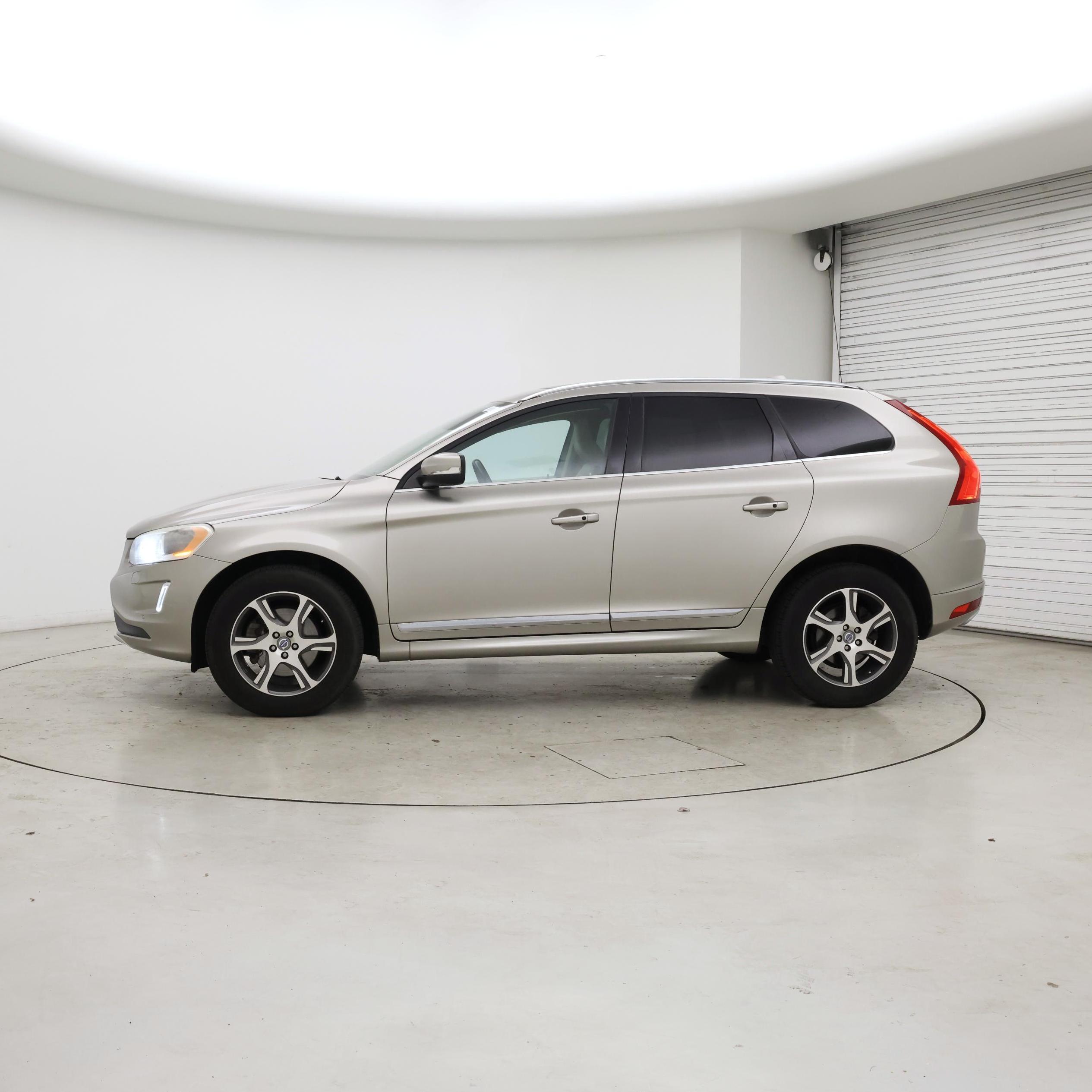 Thumbnail: 2015 Volvo XC60 - 3