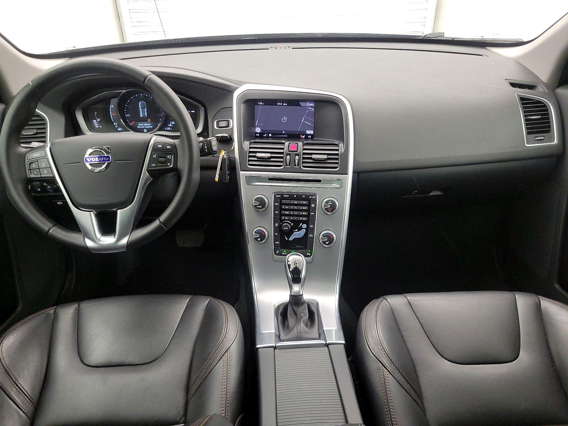 Thumbnail: 2017 Volvo XC60 - 9