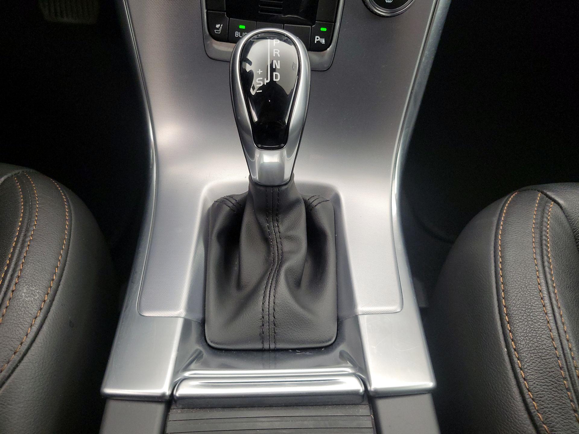 Thumbnail: 2017 Volvo XC60 - 18