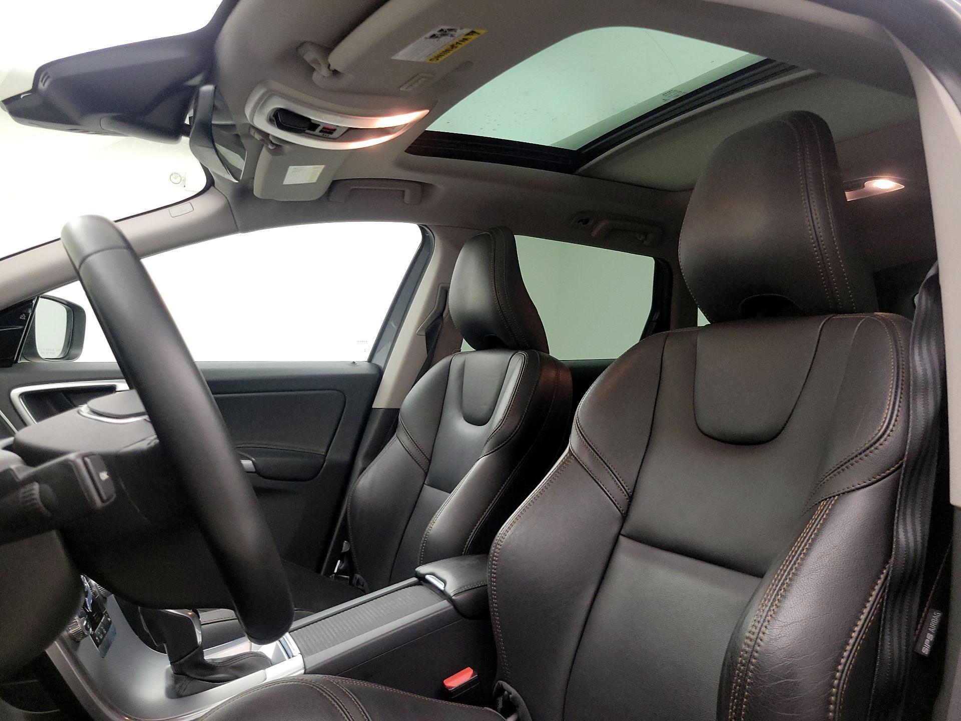 Thumbnail: 2017 Volvo XC60 - 20