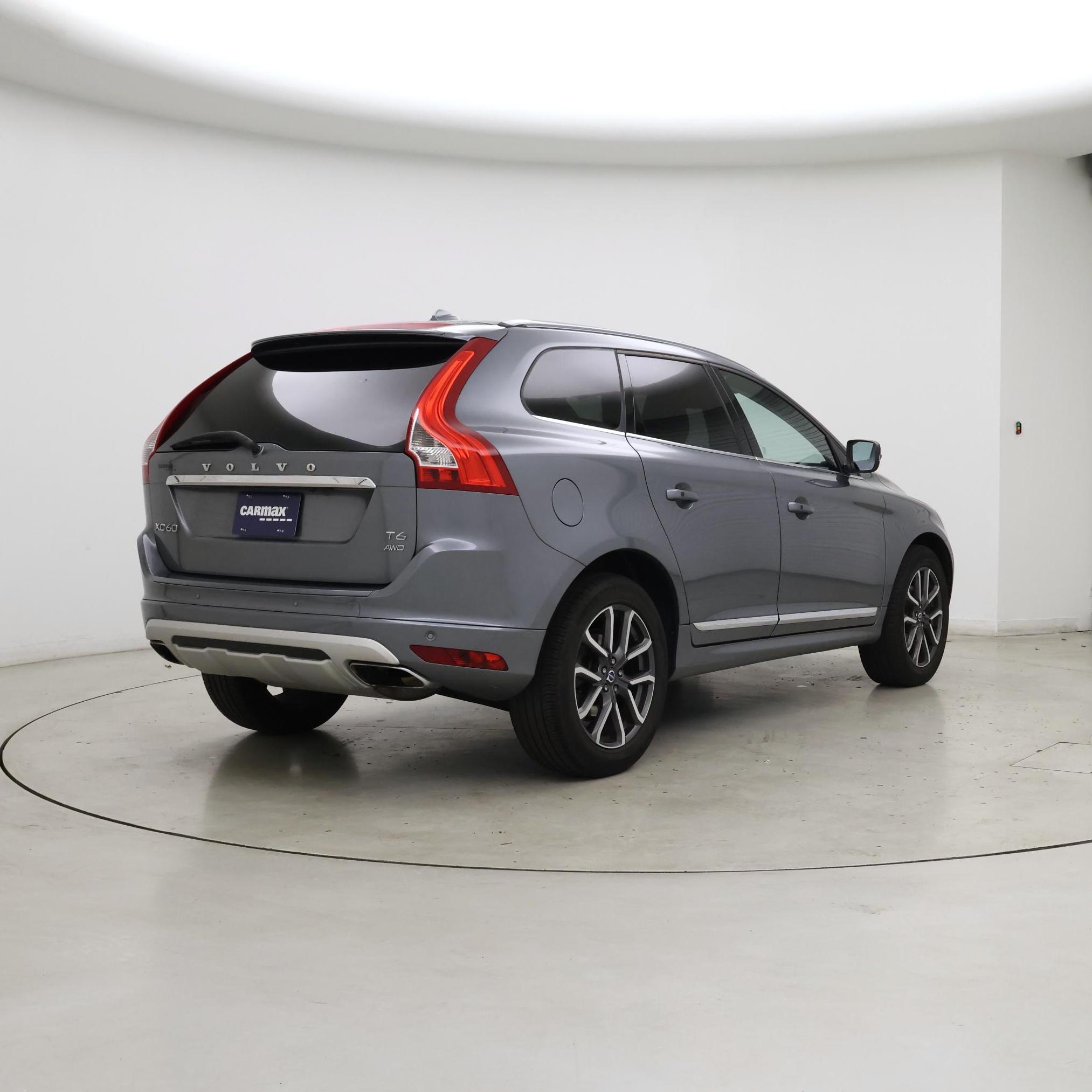 Thumbnail: 2017 Volvo XC60 - 8