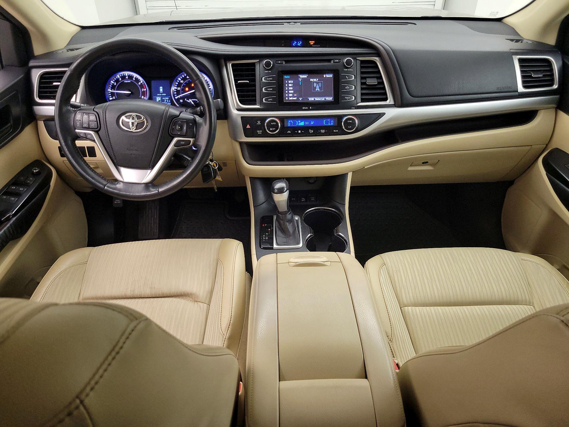 Thumbnail: 2014 Toyota Highlander - 9