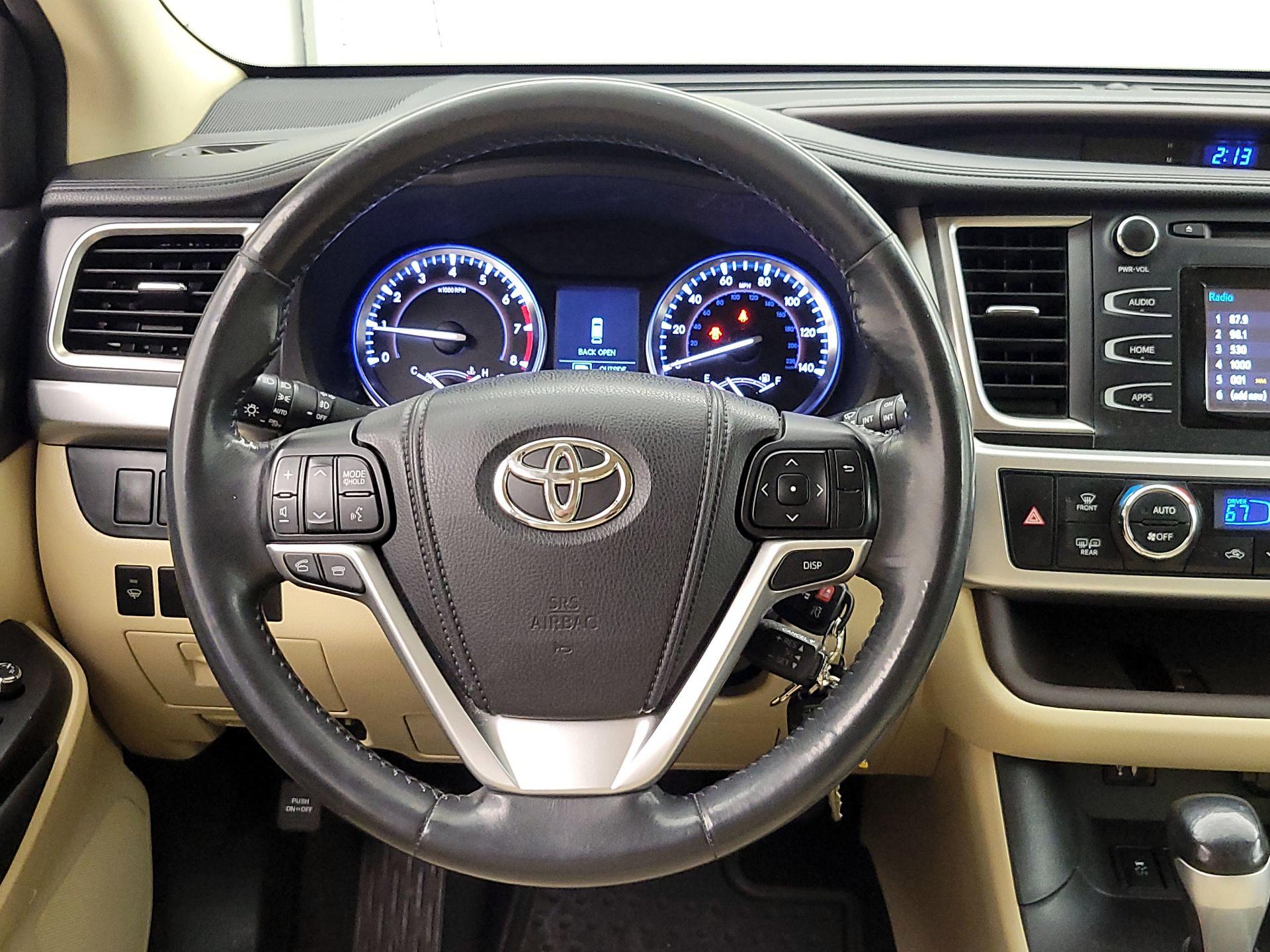 Thumbnail: 2014 Toyota Highlander - 10