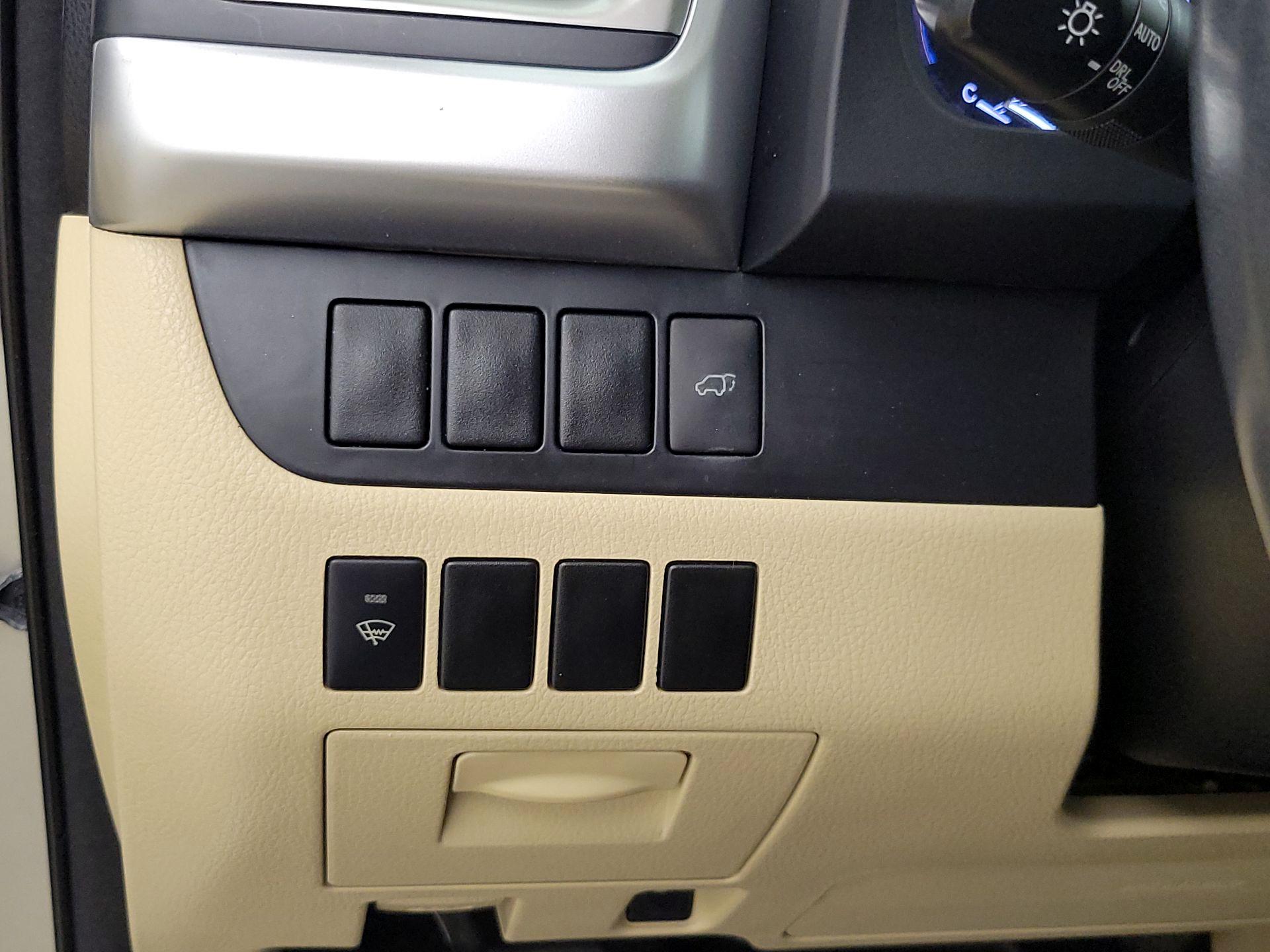Thumbnail: 2014 Toyota Highlander - 13