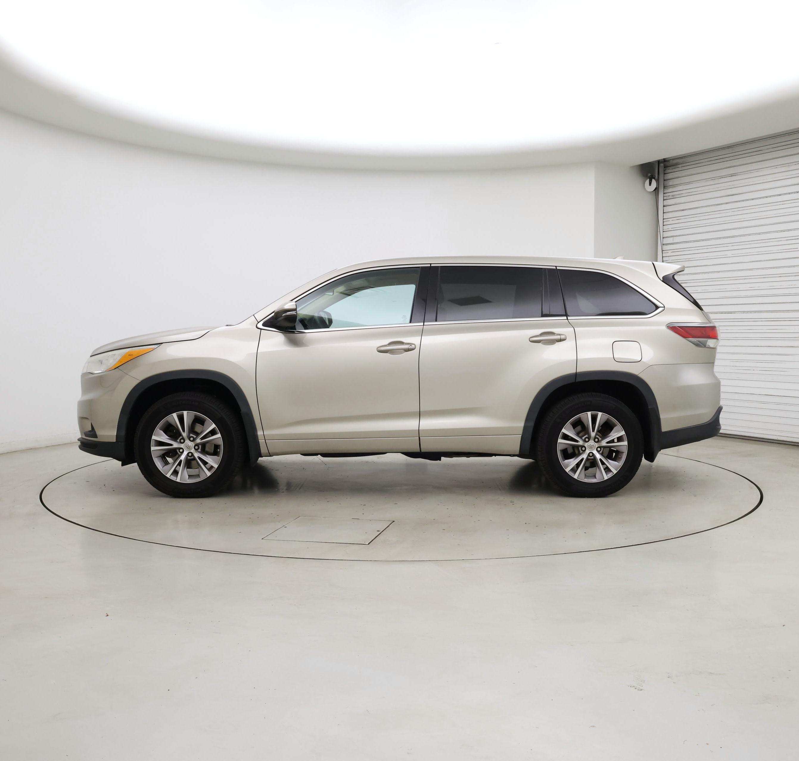 Thumbnail: 2014 Toyota Highlander - 3