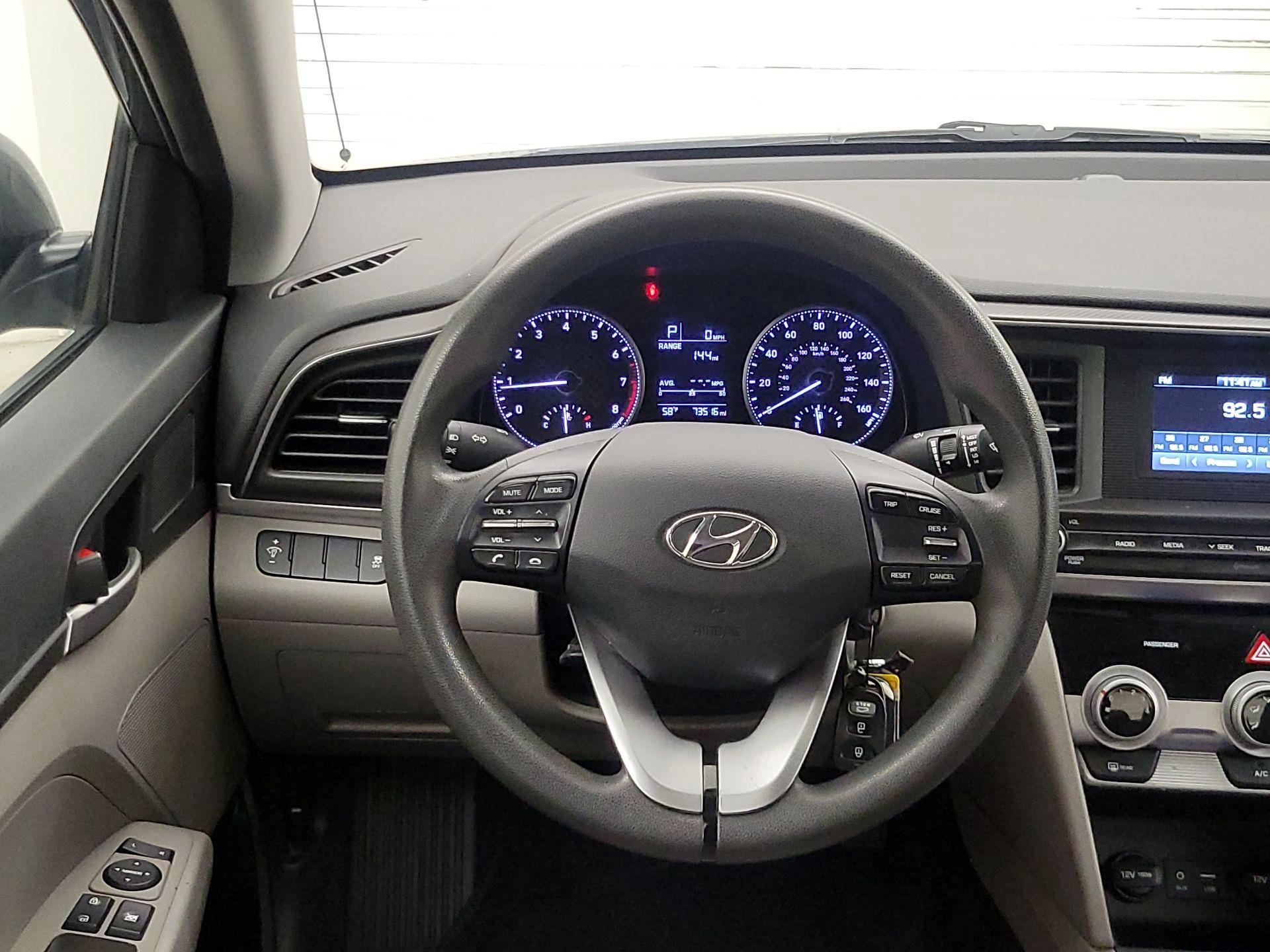 Thumbnail: 2019 Hyundai Elantra - 10