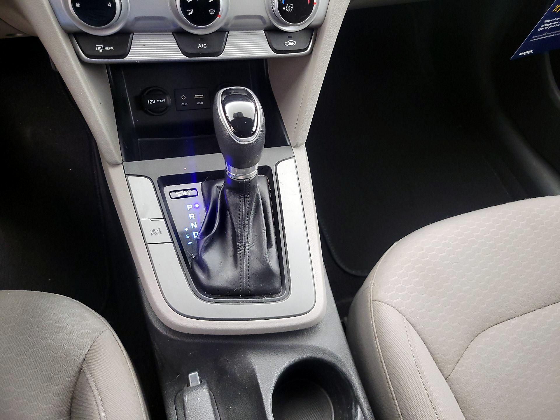 Thumbnail: 2019 Hyundai Elantra - 17