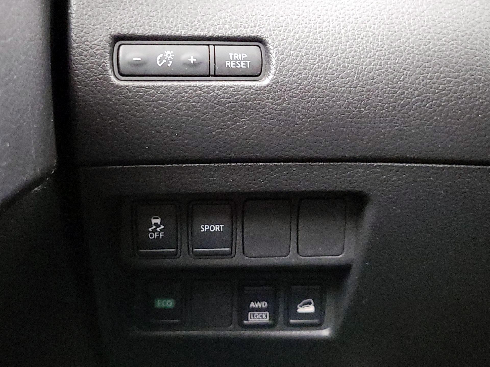 Thumbnail: 2016 Nissan Rogue - 13