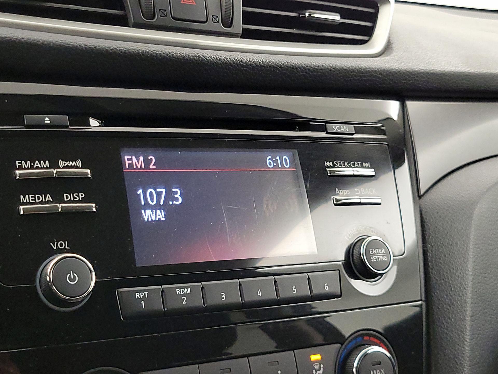 Thumbnail: 2016 Nissan Rogue - 15