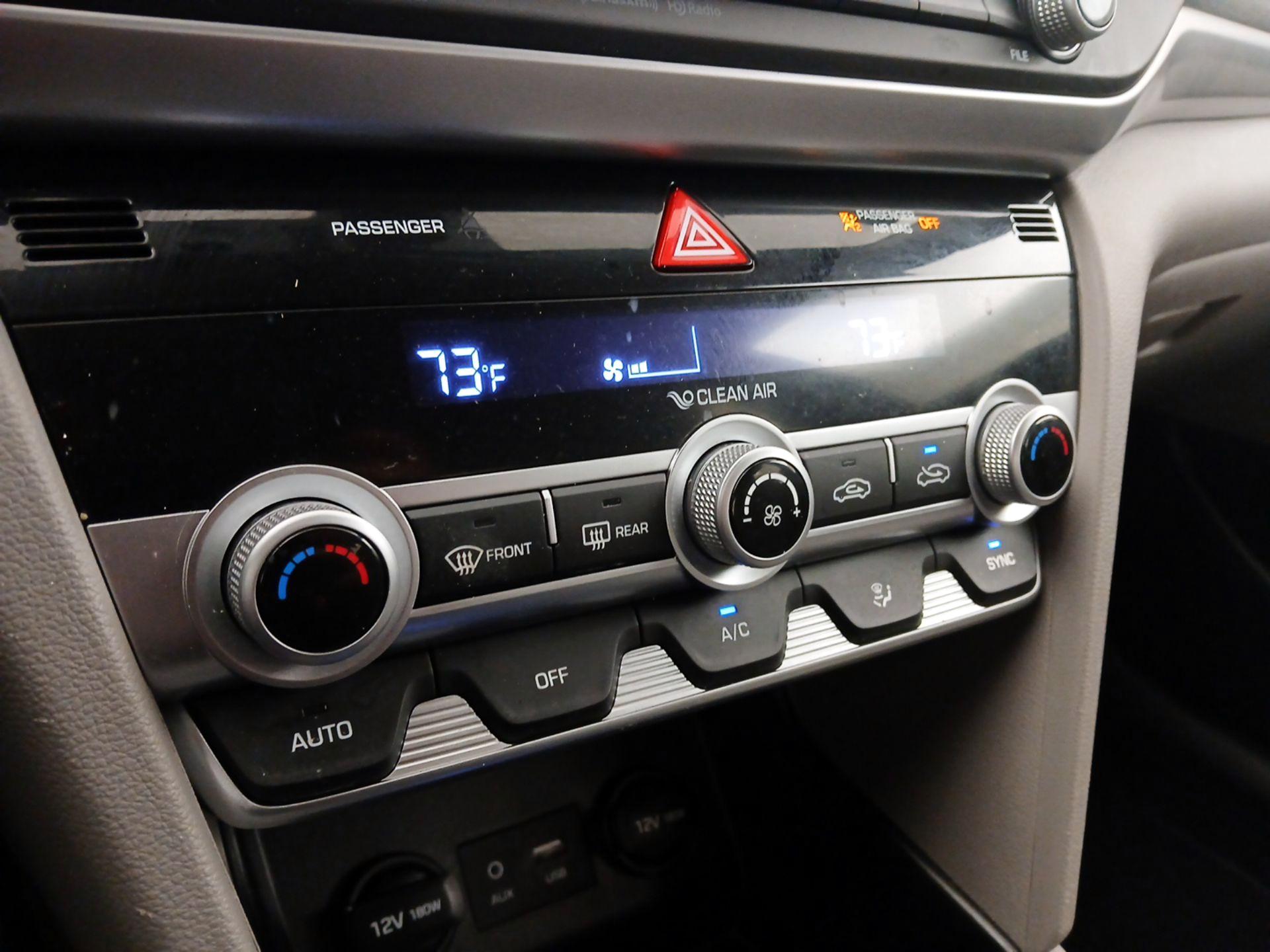 Thumbnail: 2020 Hyundai Elantra - 16