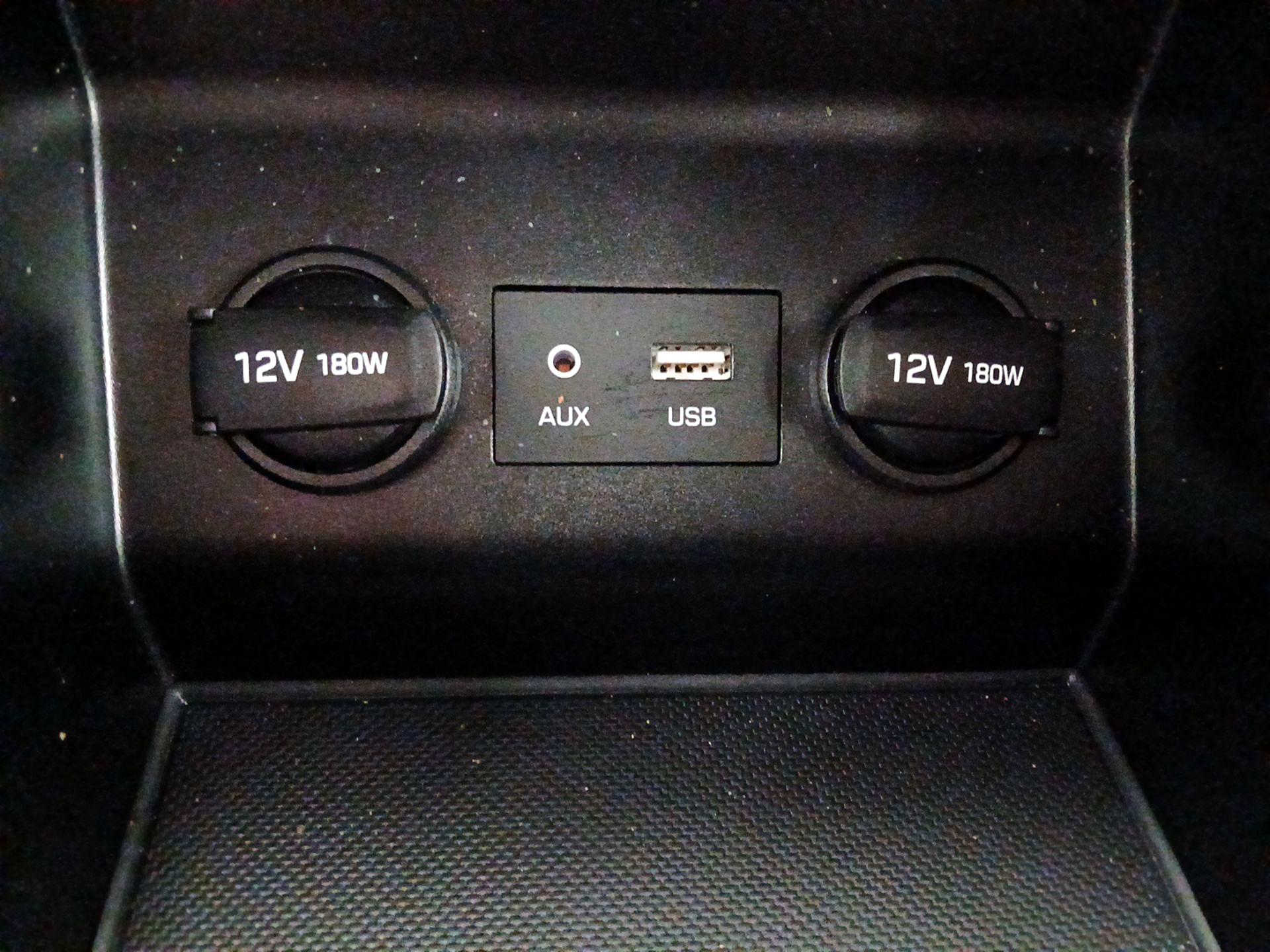 Thumbnail: 2020 Hyundai Elantra - 18