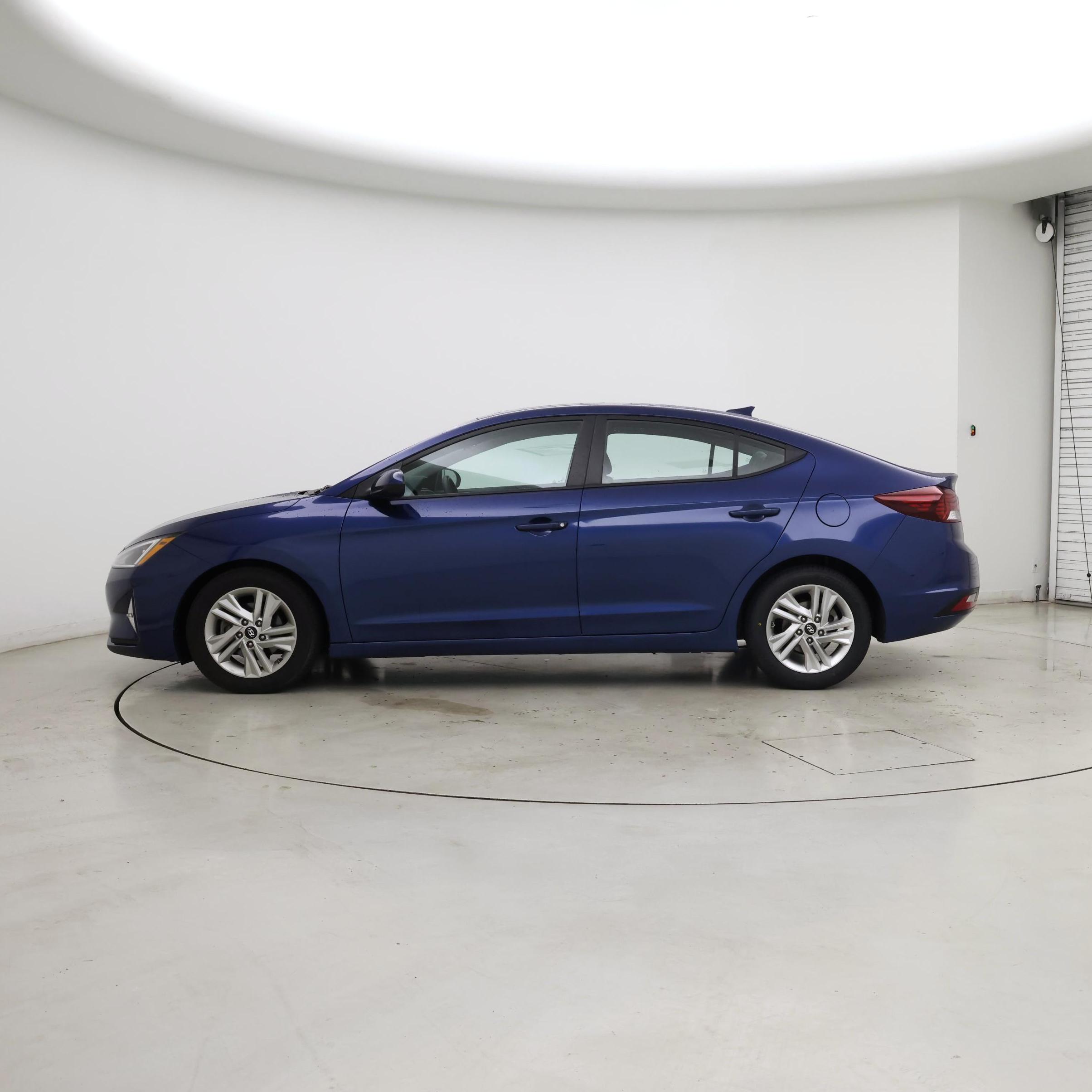 Thumbnail: 2020 Hyundai Elantra - 3