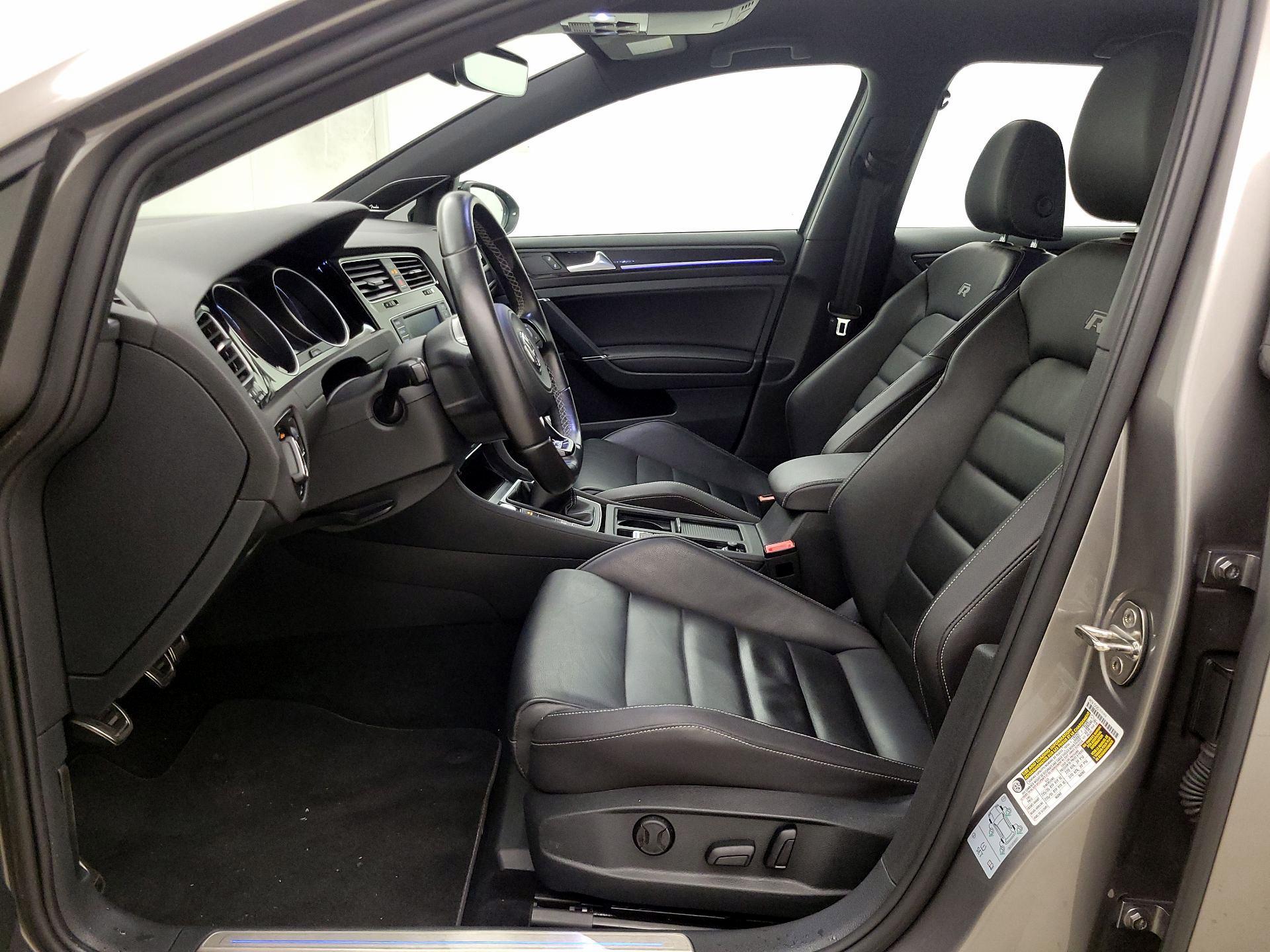 Thumbnail: 2017 Volkswagen Golf - 11