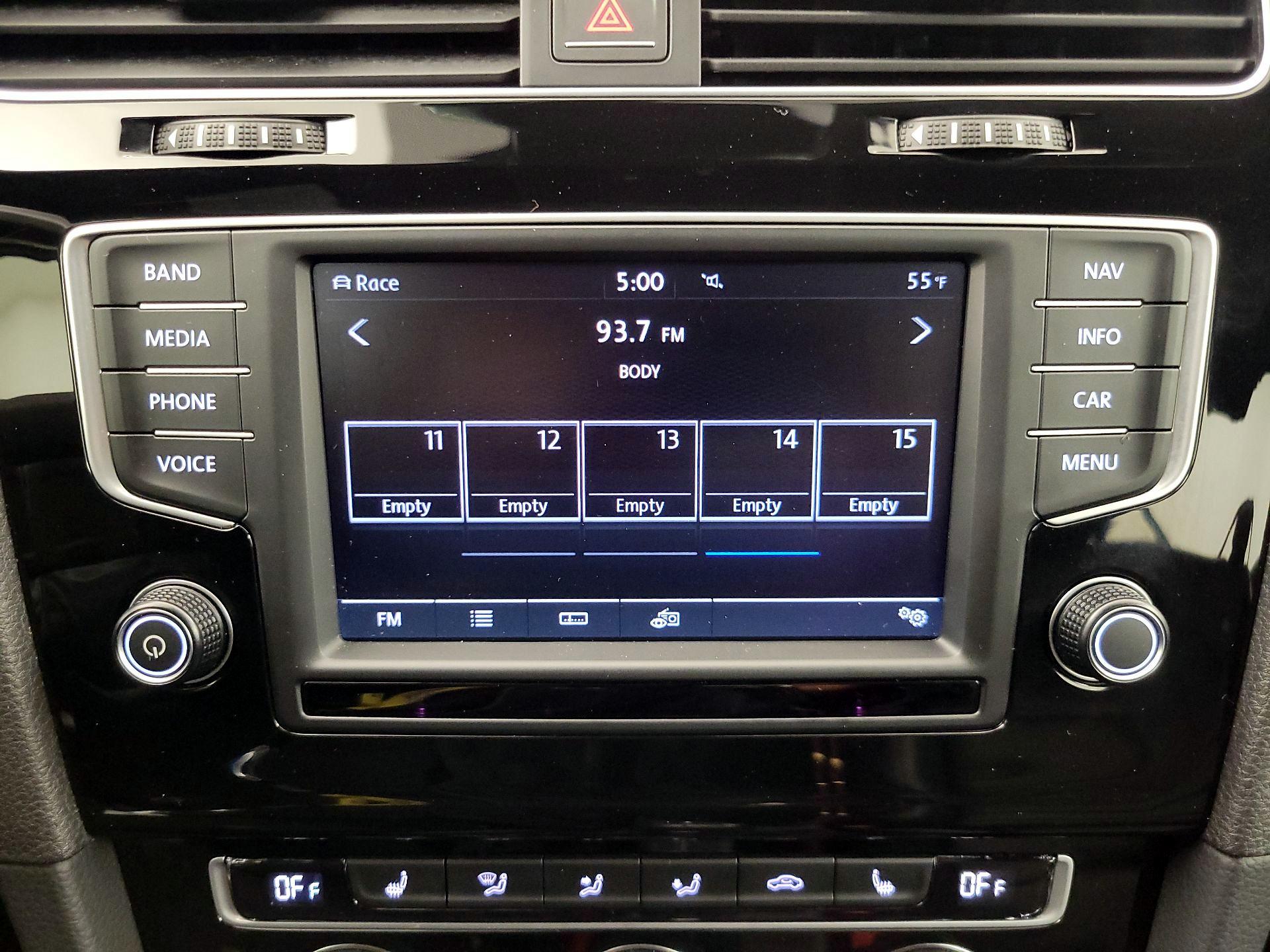 Thumbnail: 2017 Volkswagen Golf - 16