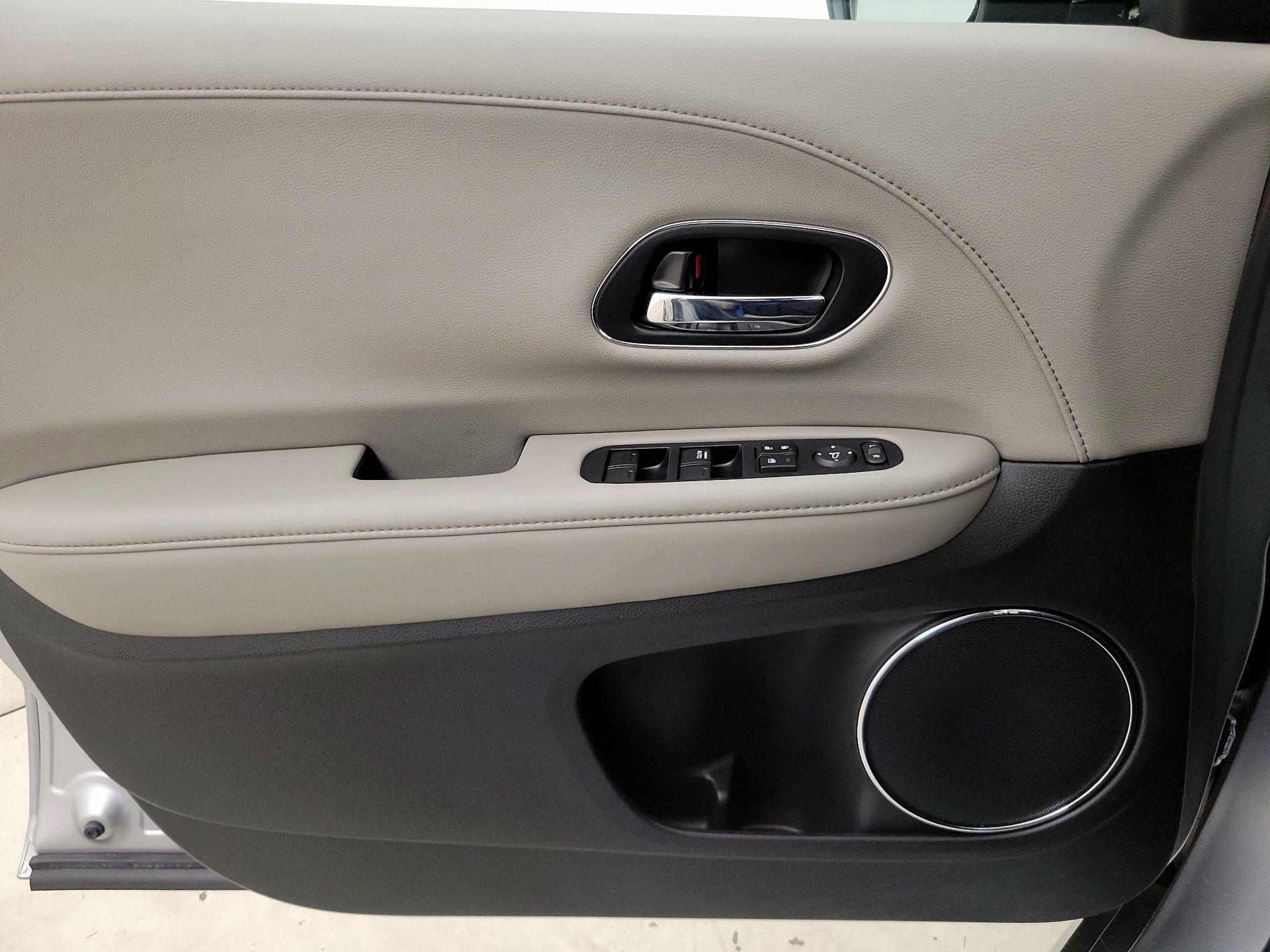 Thumbnail: 2019 Honda HR-V - 12