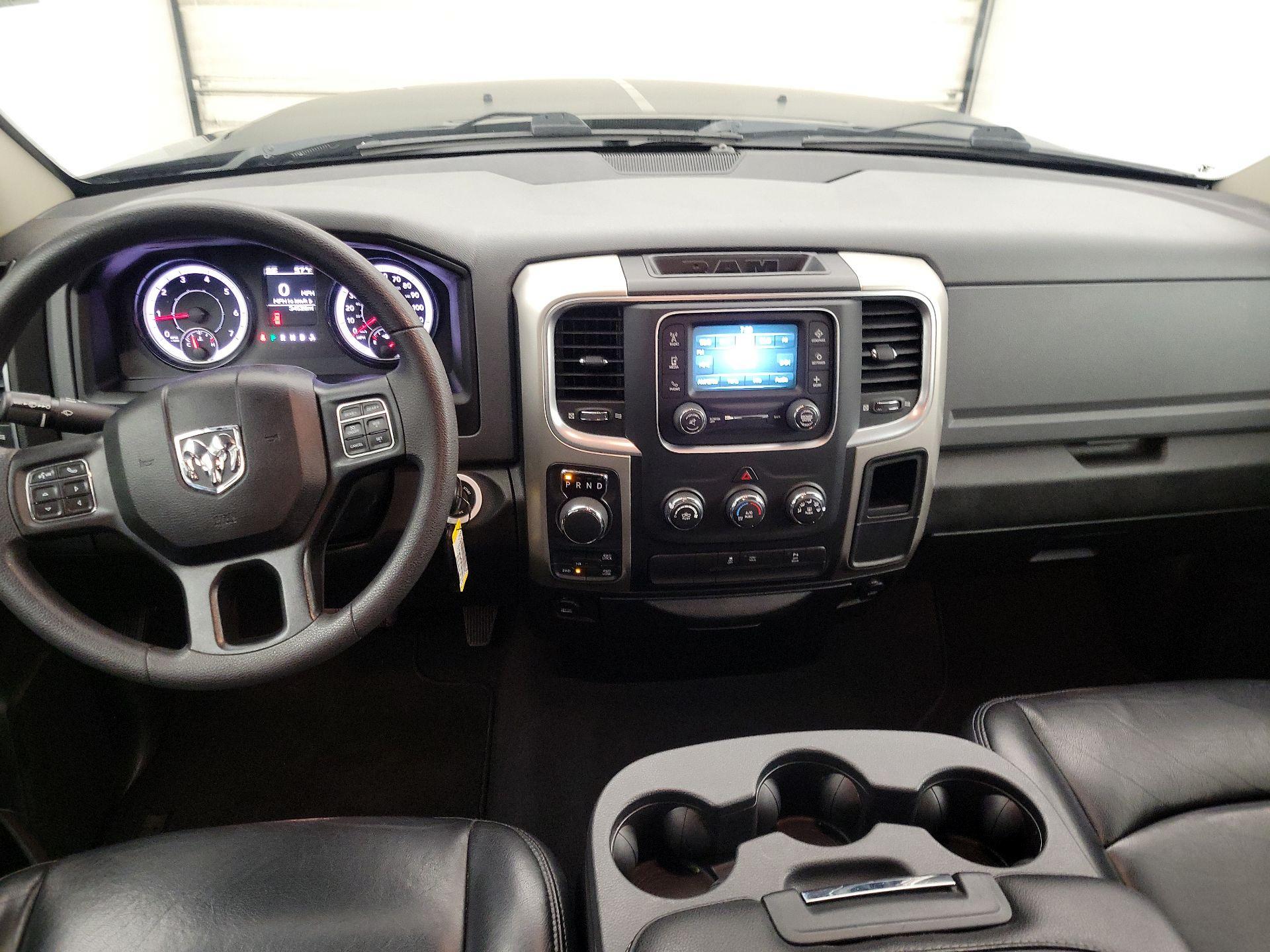 Thumbnail: 2020 RAM 1500 Classic - 9