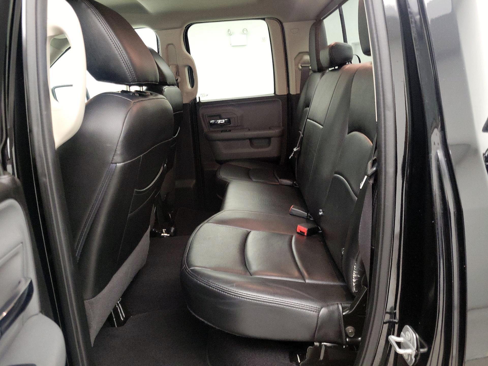 Thumbnail: 2020 RAM 1500 Classic - 18