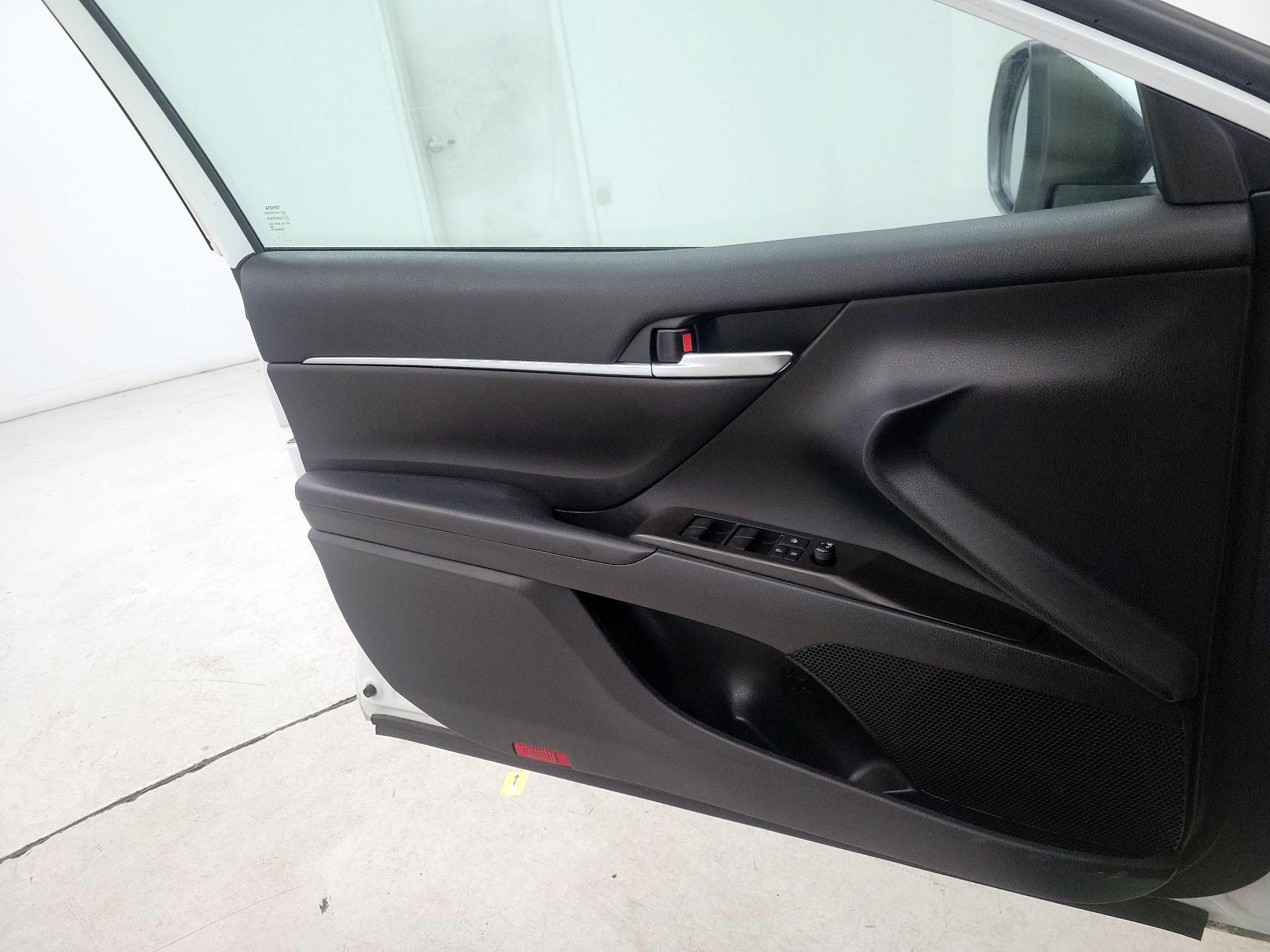 Thumbnail: 2021 Toyota Camry - 12