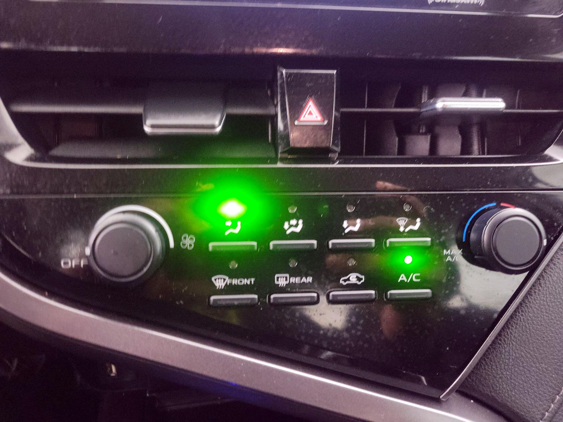 Thumbnail: 2021 Toyota Camry - 16