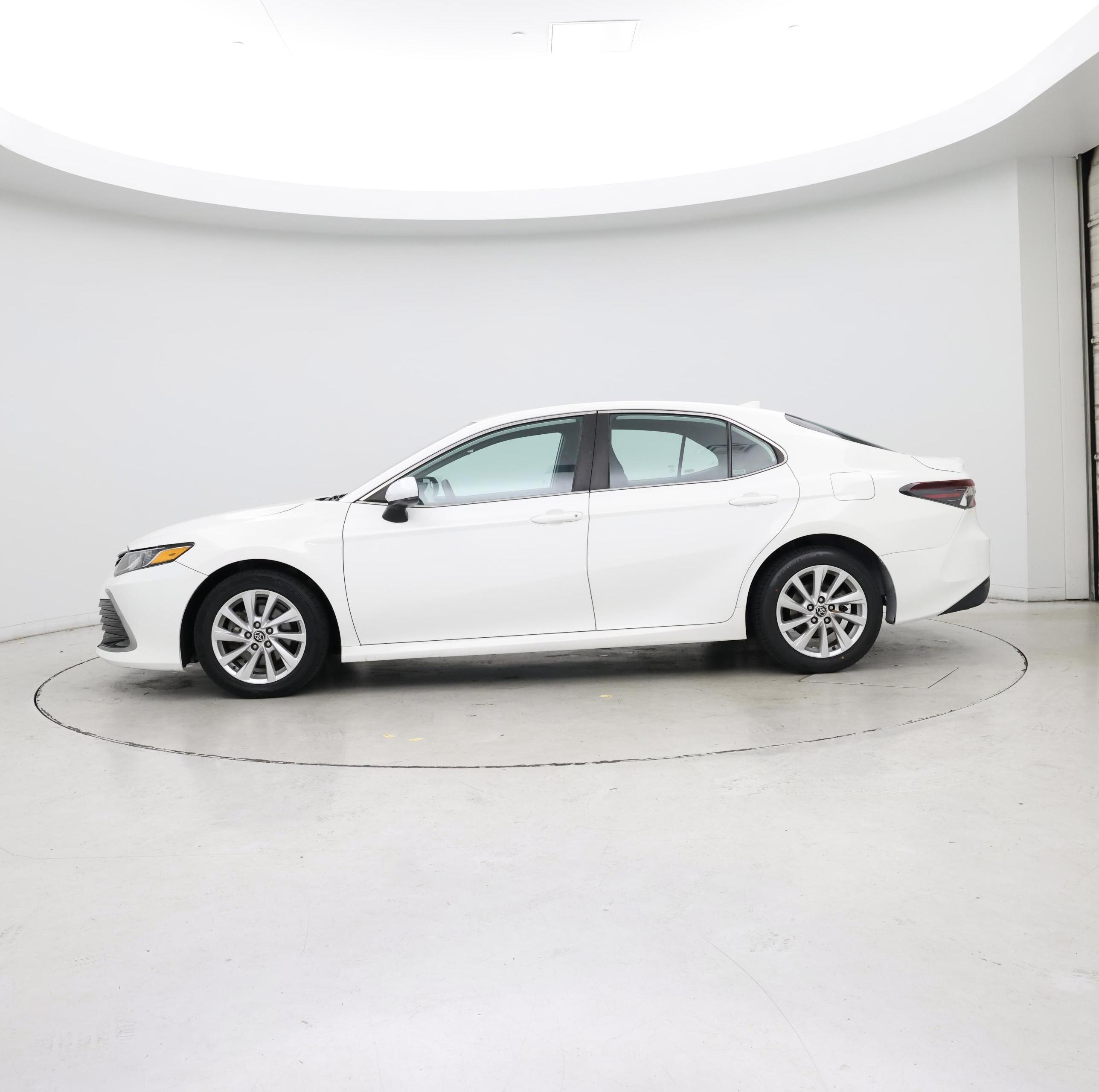 Thumbnail: 2021 Toyota Camry - 3