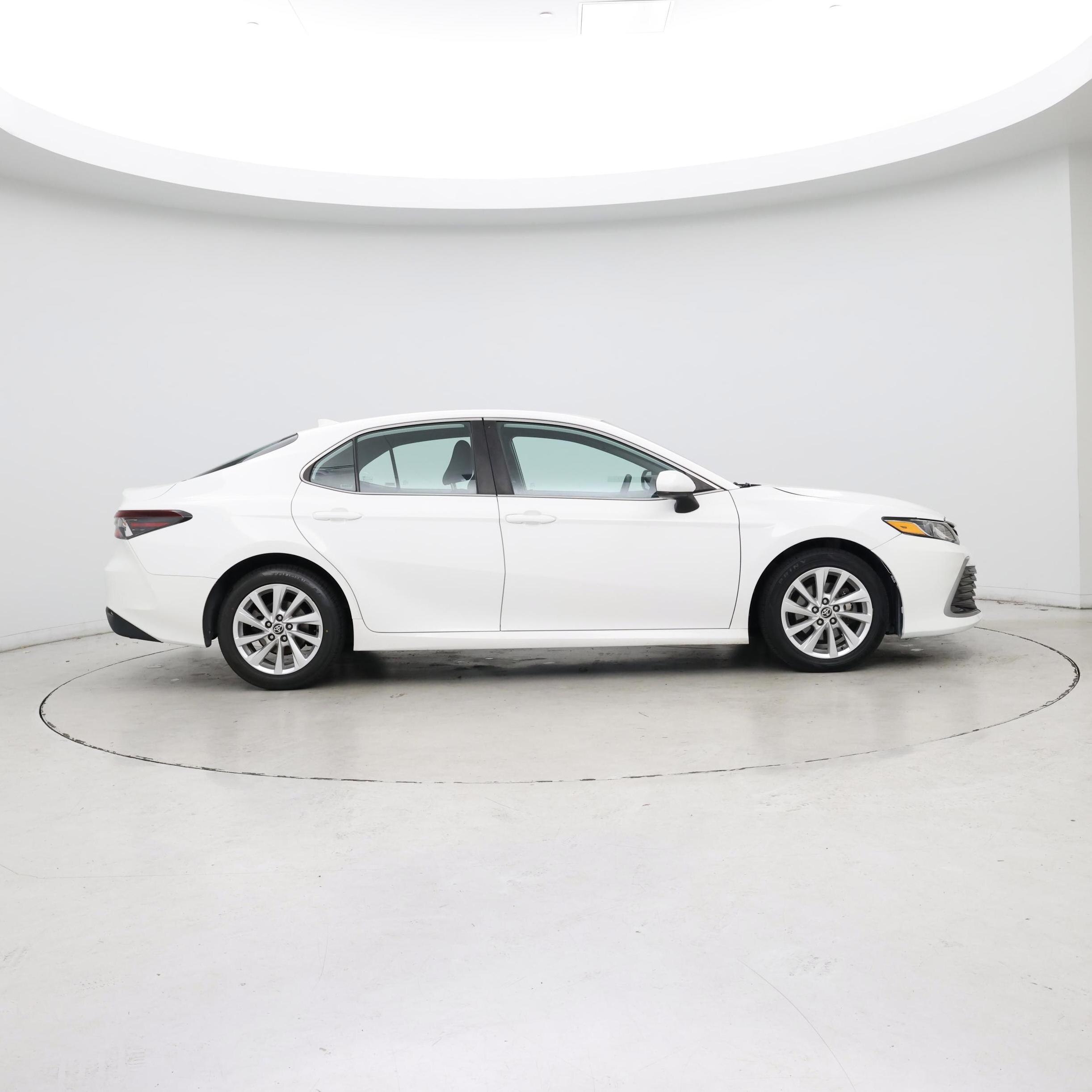 Thumbnail: 2021 Toyota Camry - 7