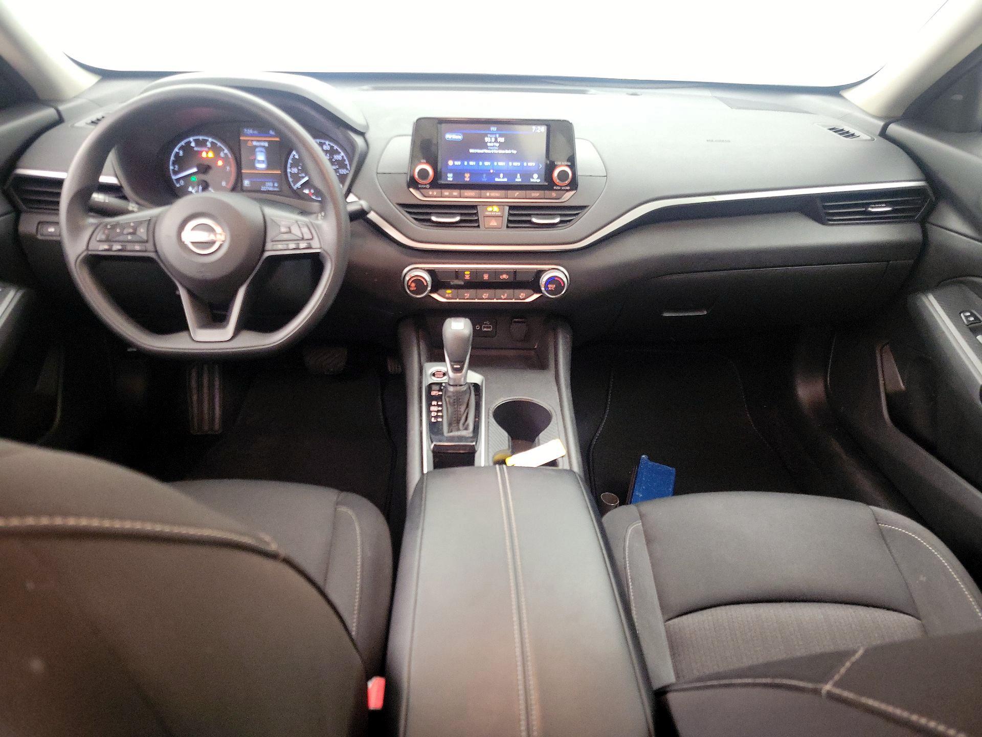 Thumbnail: 2023 Nissan Altima - 9